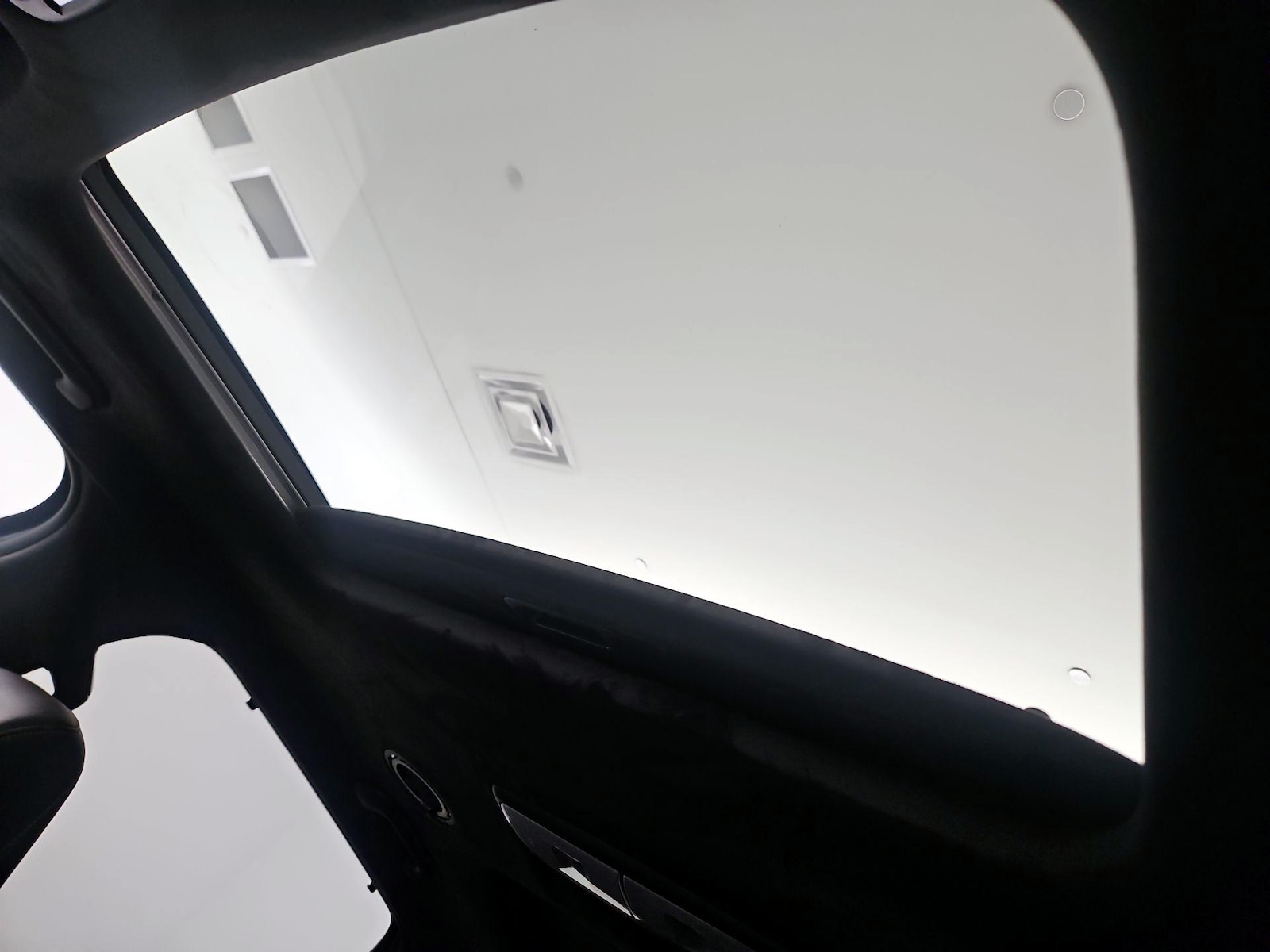 Sunroof(s) & Skylight(s)
