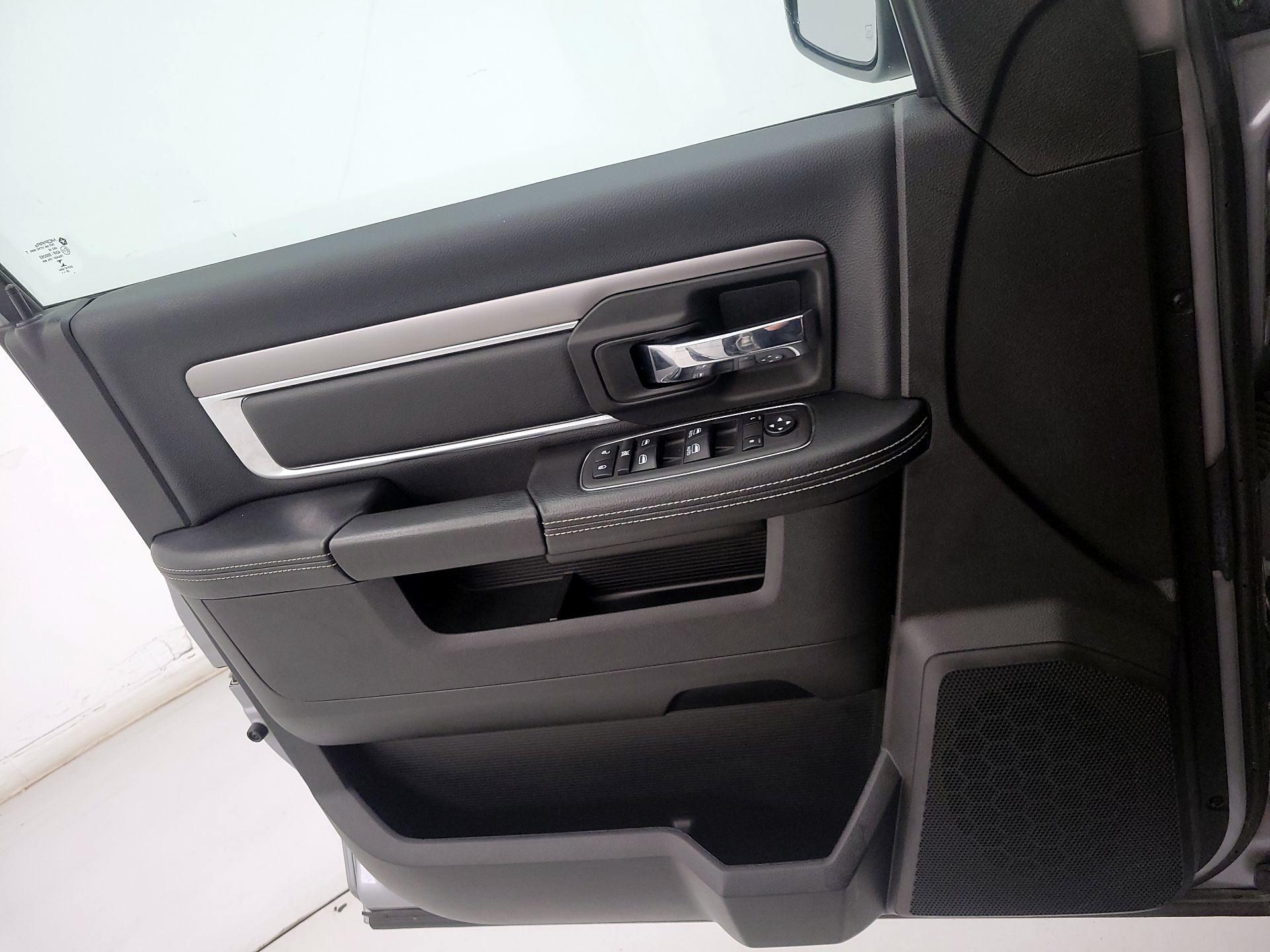 Thumbnail: 2021 RAM 1500 Classic - 12