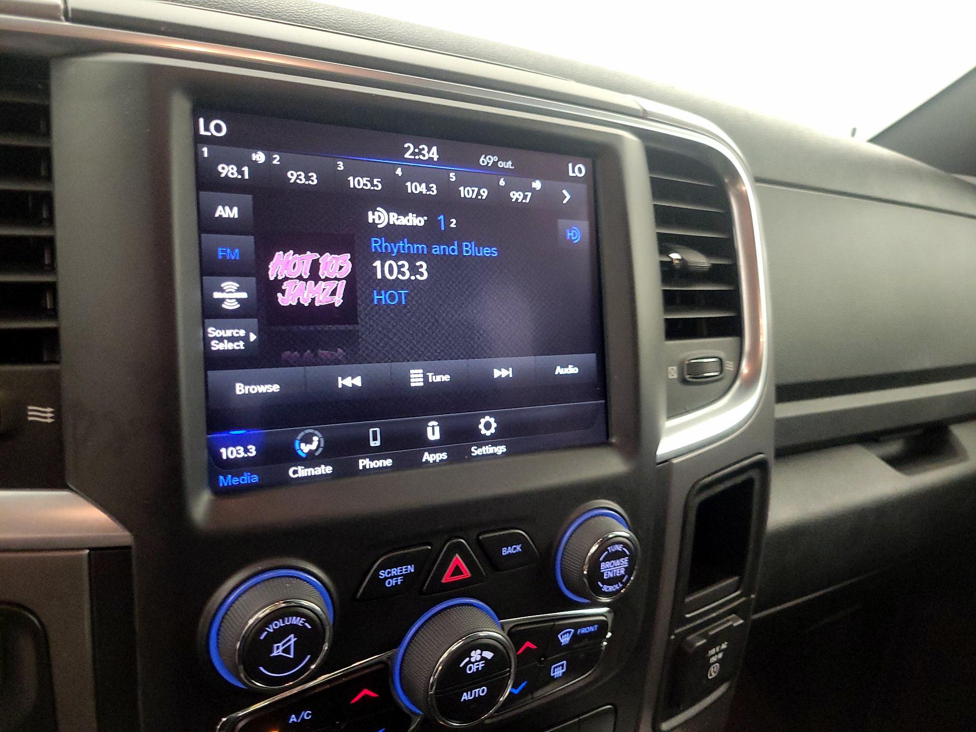 Thumbnail: 2021 RAM 1500 Classic - 15