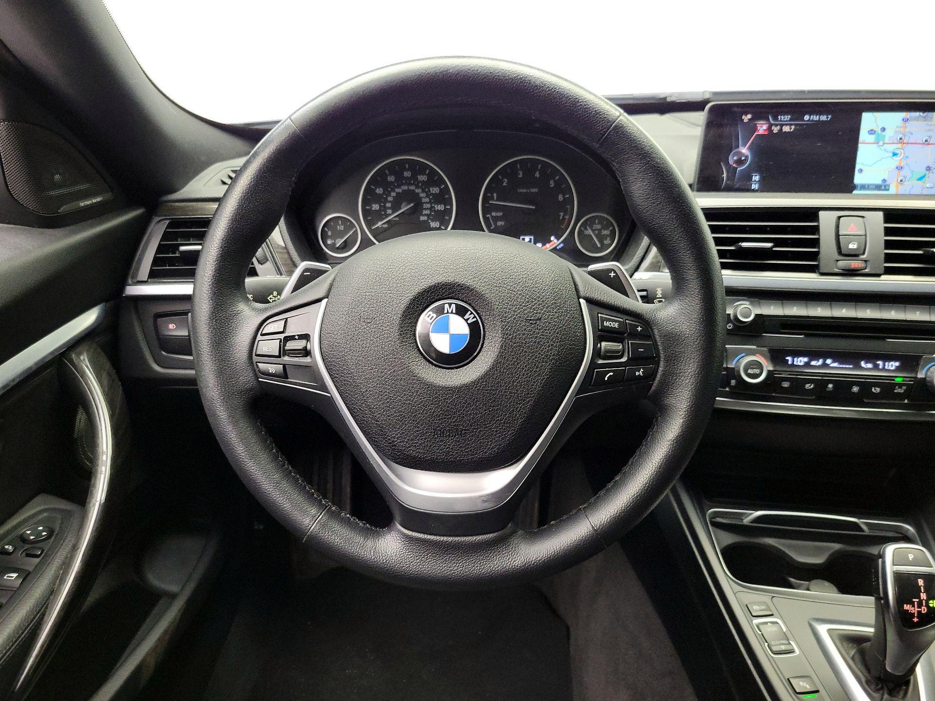 Thumbnail: 2016 BMW 3 Series - 10