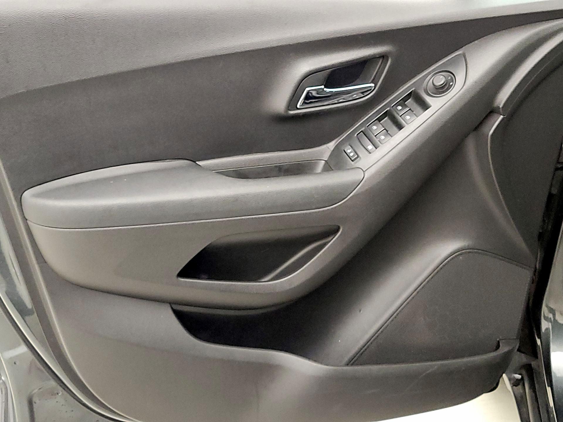 Thumbnail: 2020 Chevrolet Trax - 12