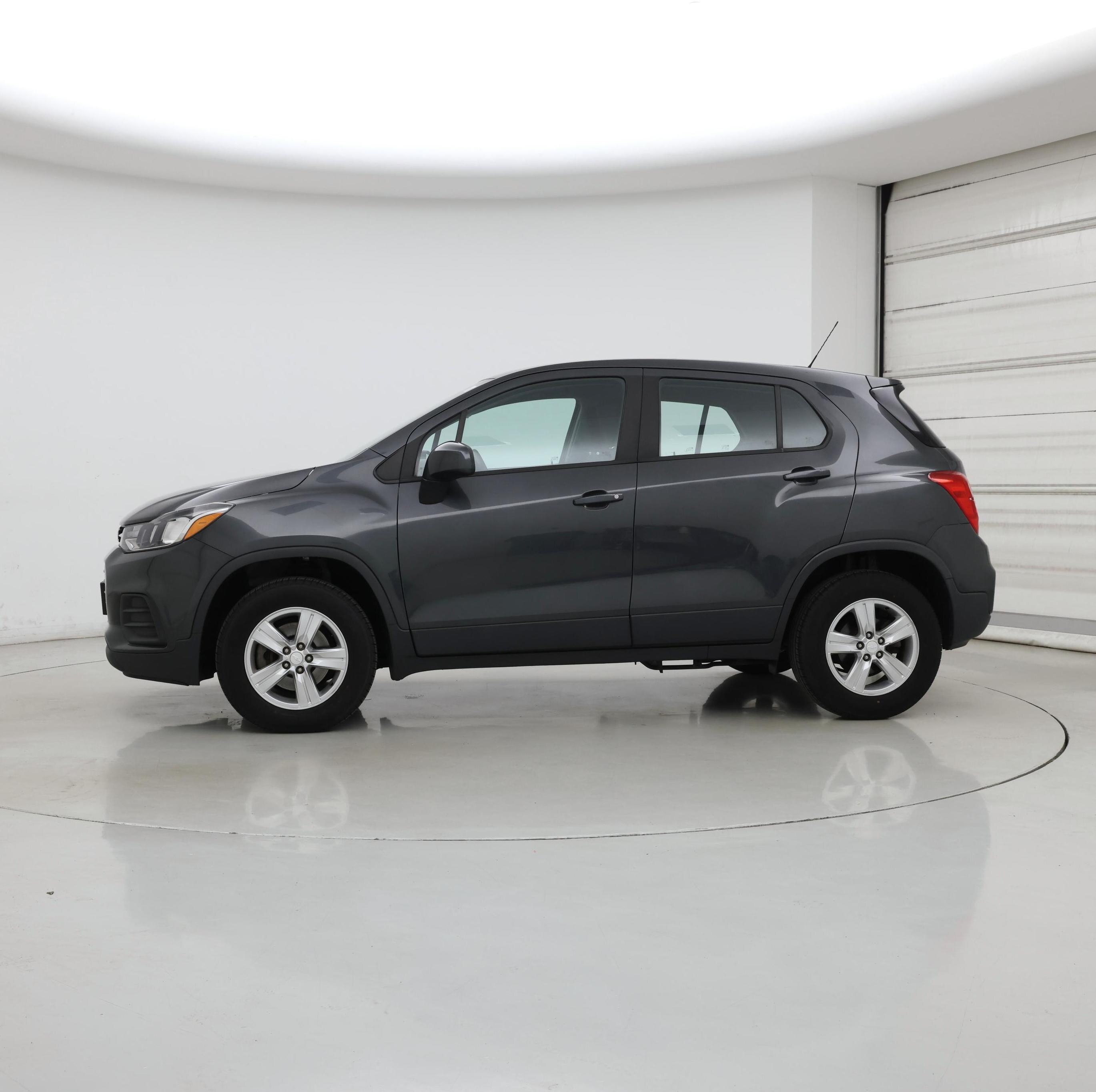 Thumbnail: 2020 Chevrolet Trax - 3
