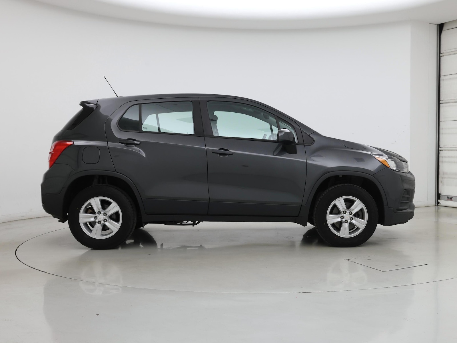 2020 Chevrolet Trax LS - Photo 8