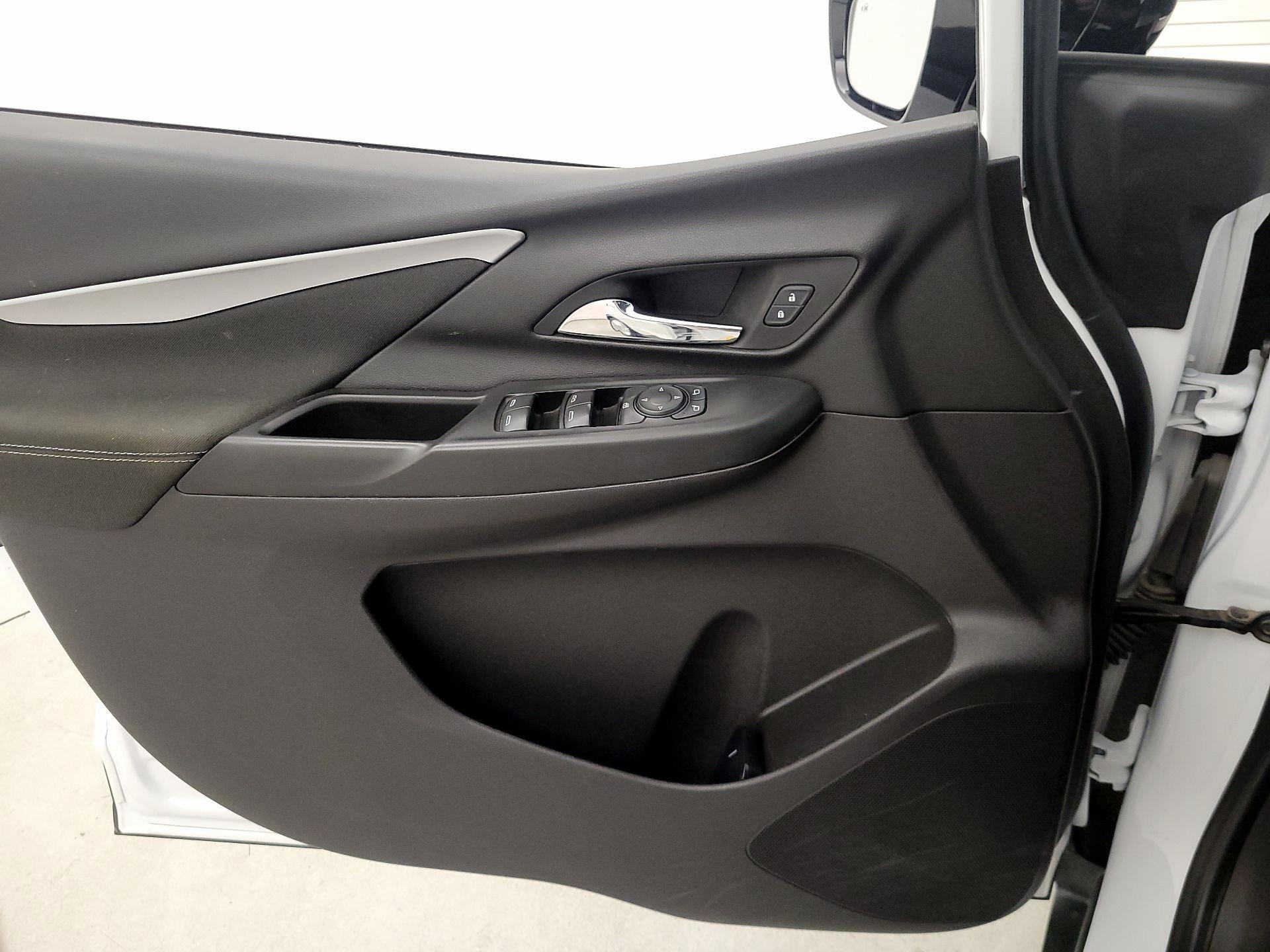 Thumbnail: 2022 Chevrolet Bolt EV - 12
