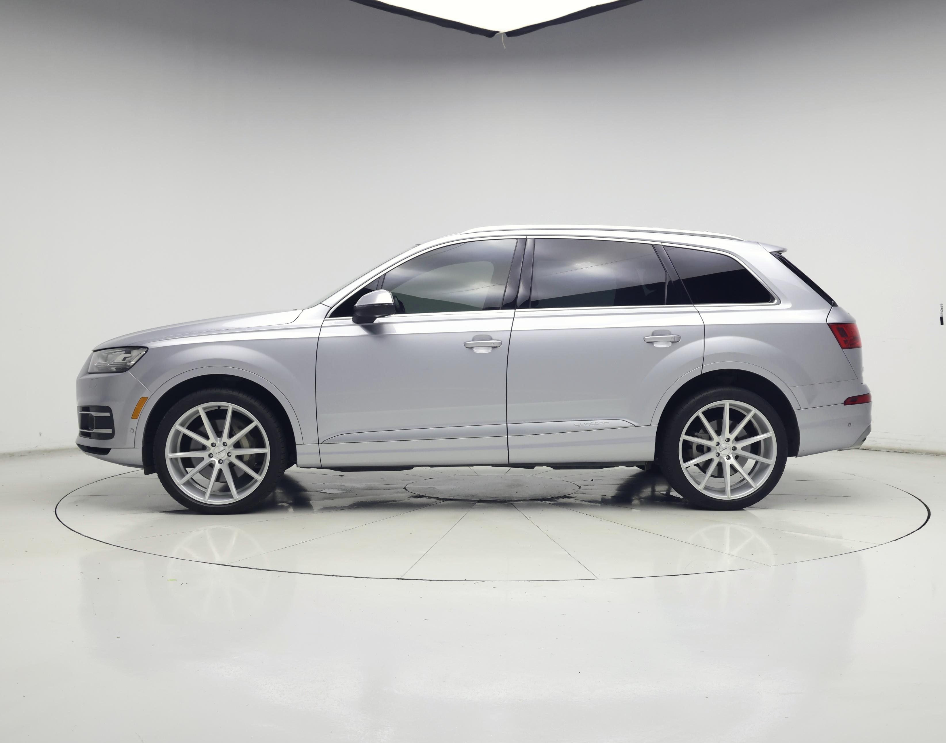 Thumbnail: 2019 Audi Q7 - 3