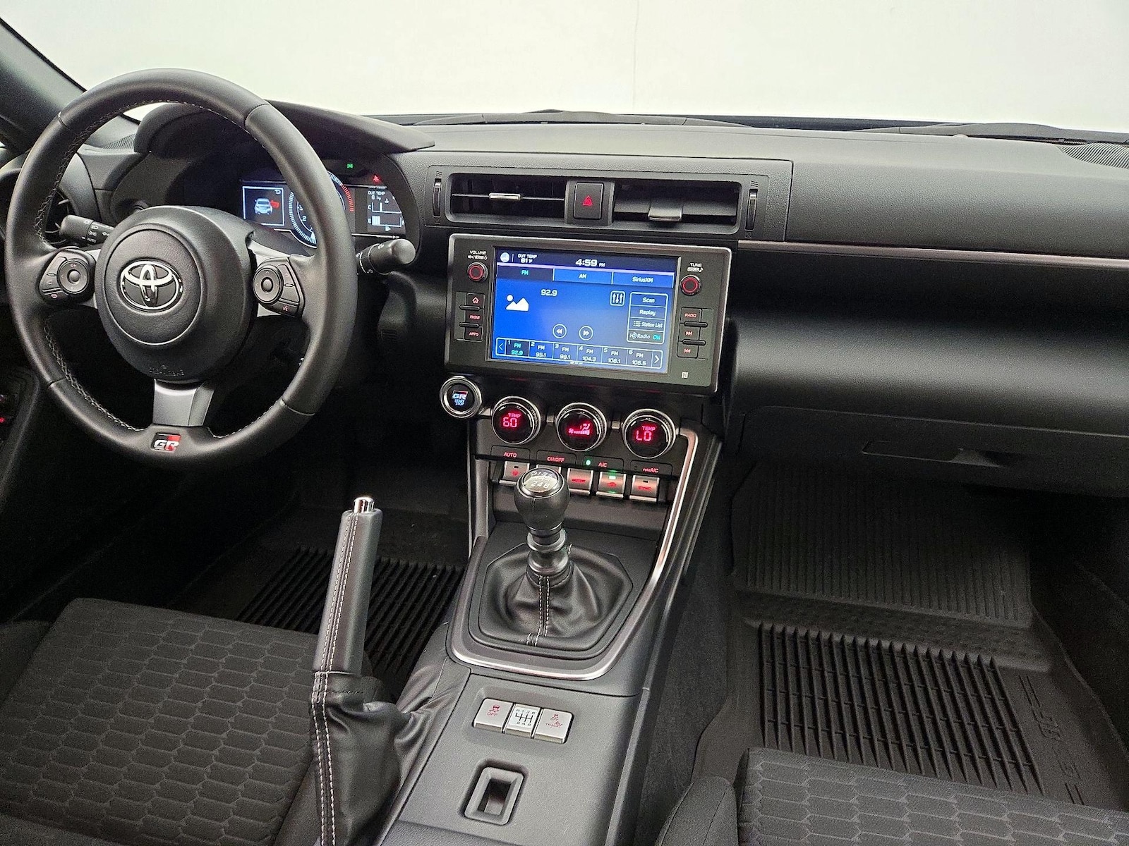 Apple CarPlay® & Android Auto™