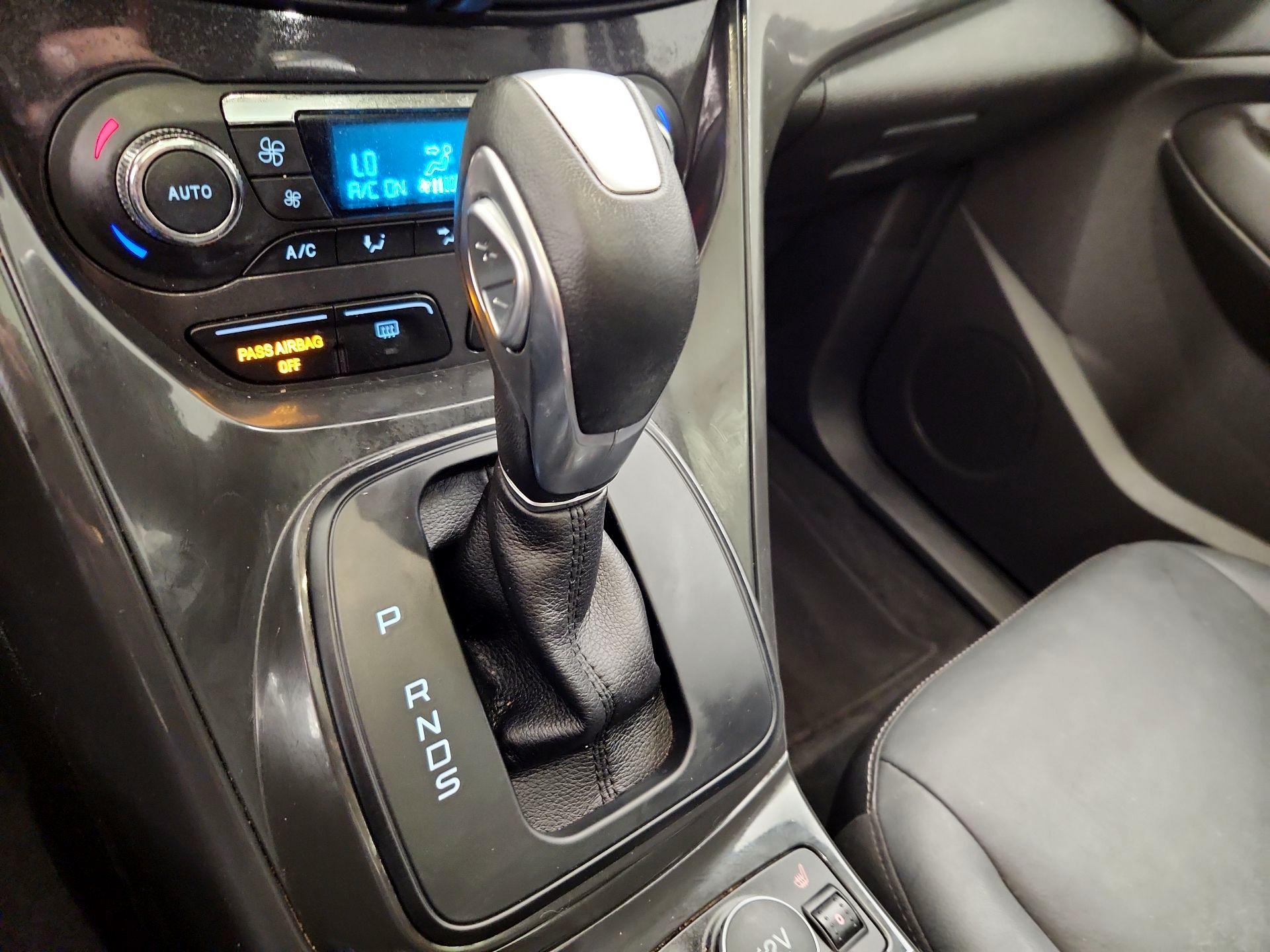 Thumbnail: 2015 Ford Escape - 18