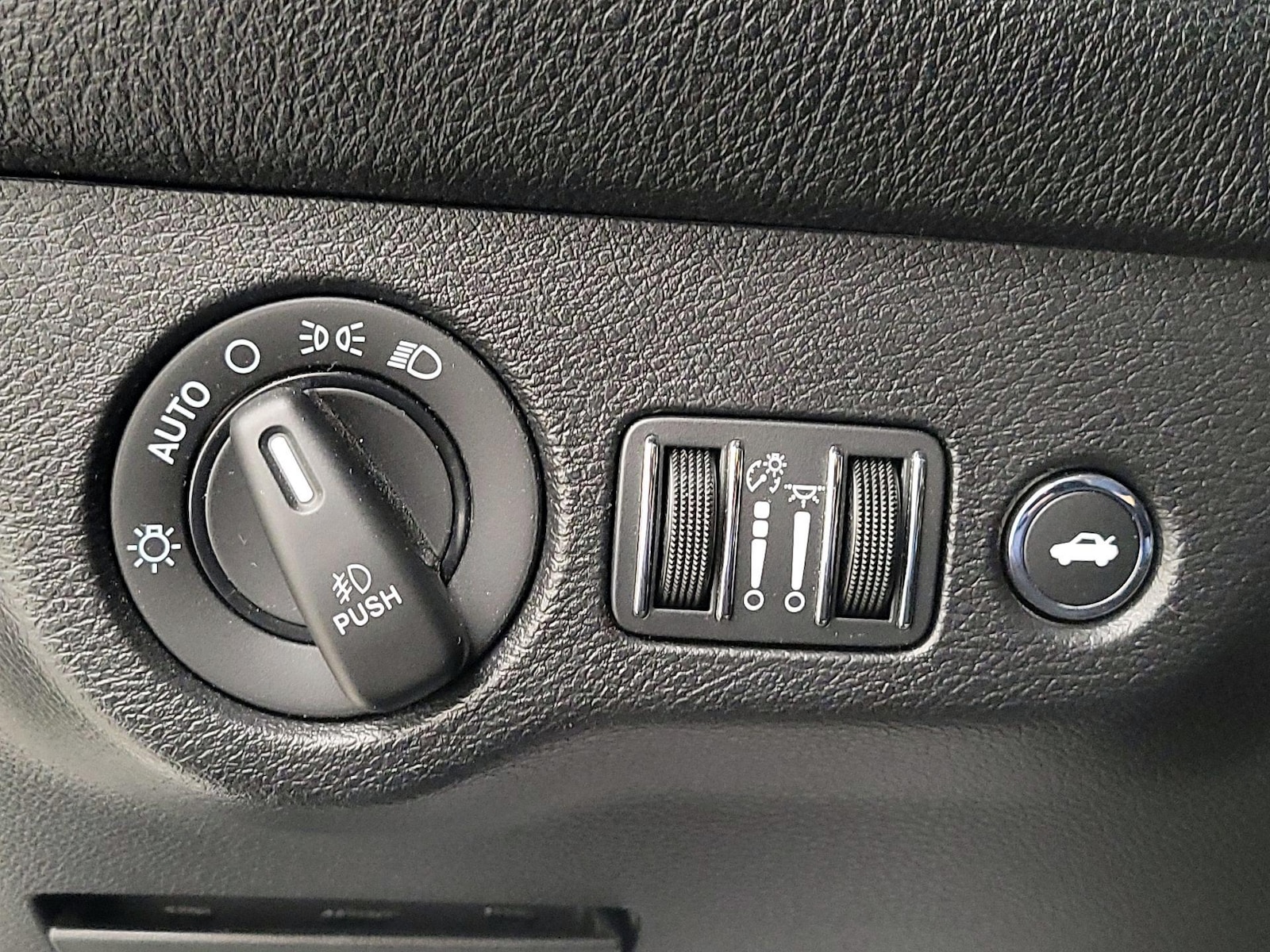 2020 Dodge Challenger R/T - Photo 14