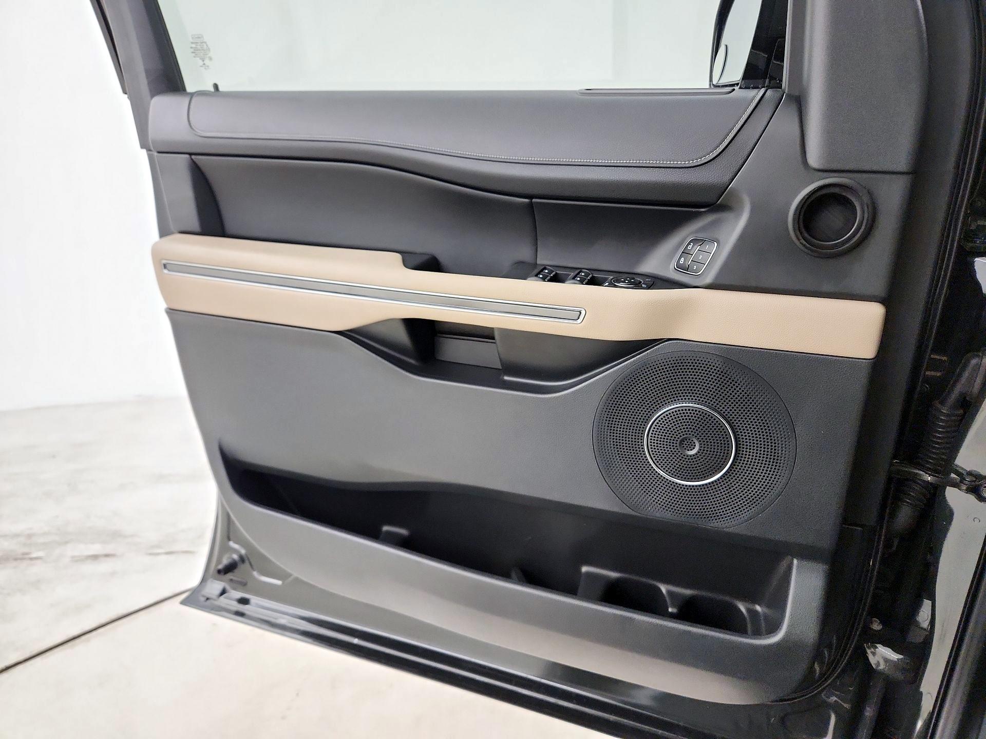 Thumbnail: 2022 Ford Expedition - 12