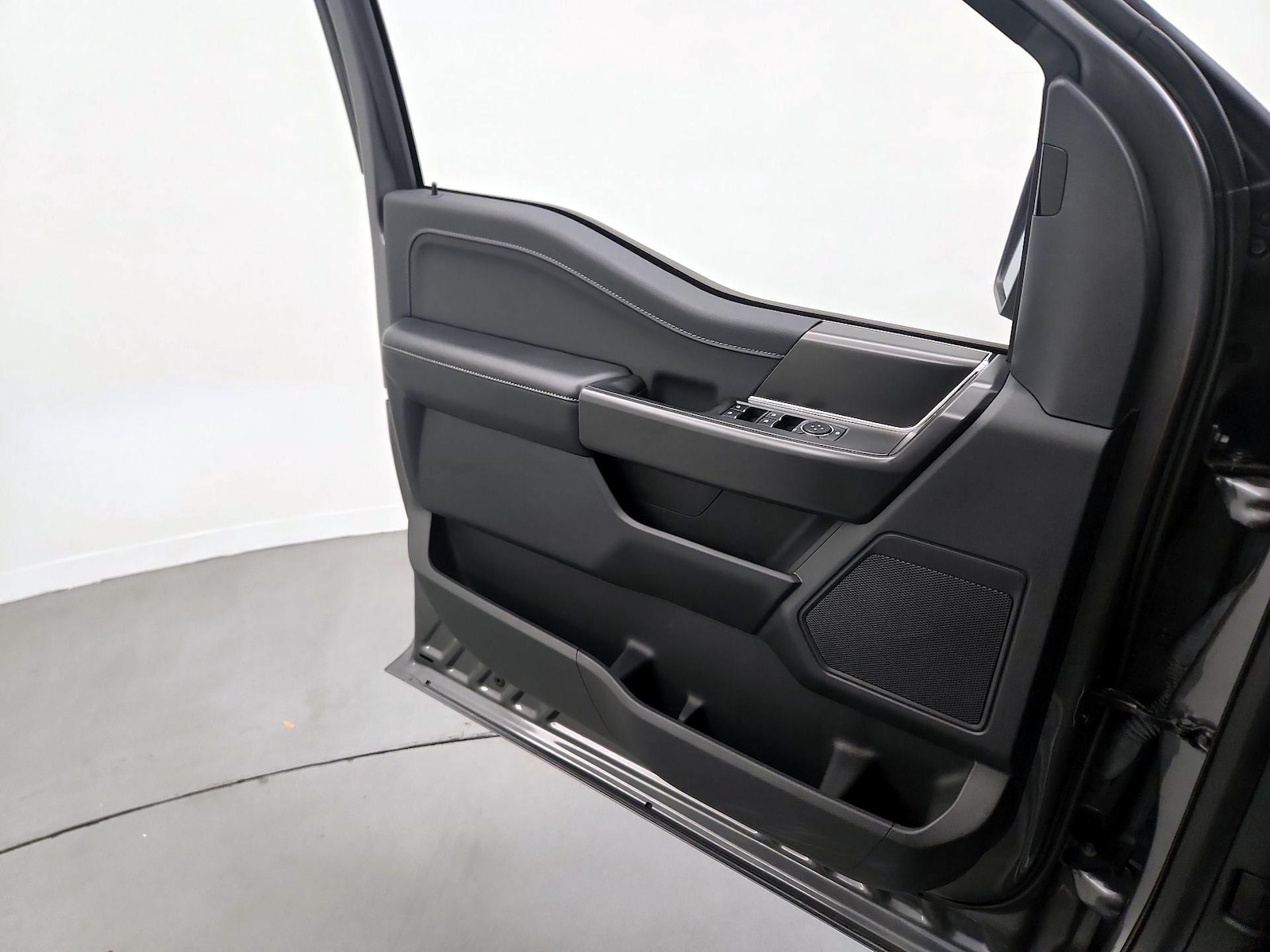 2024 Ford F-150 XLT - Photo 13