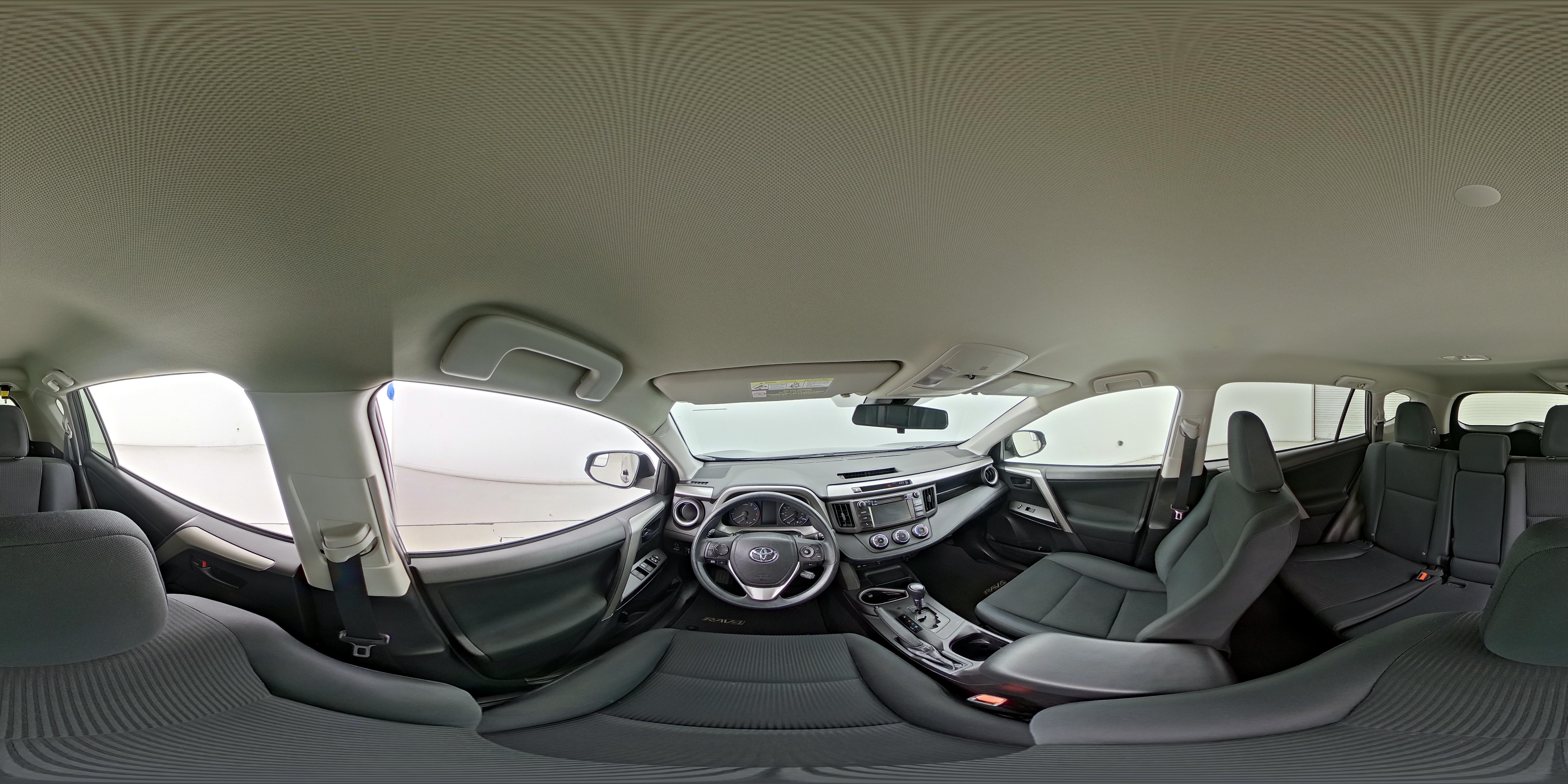 2018 Toyota RAV4 LE - Photo 26