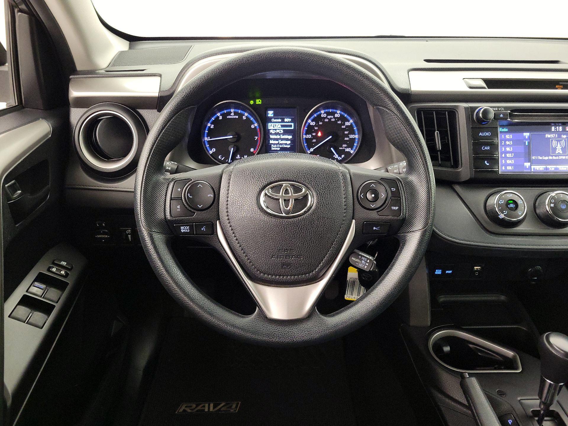Thumbnail: 2018 Toyota RAV4 - 10
