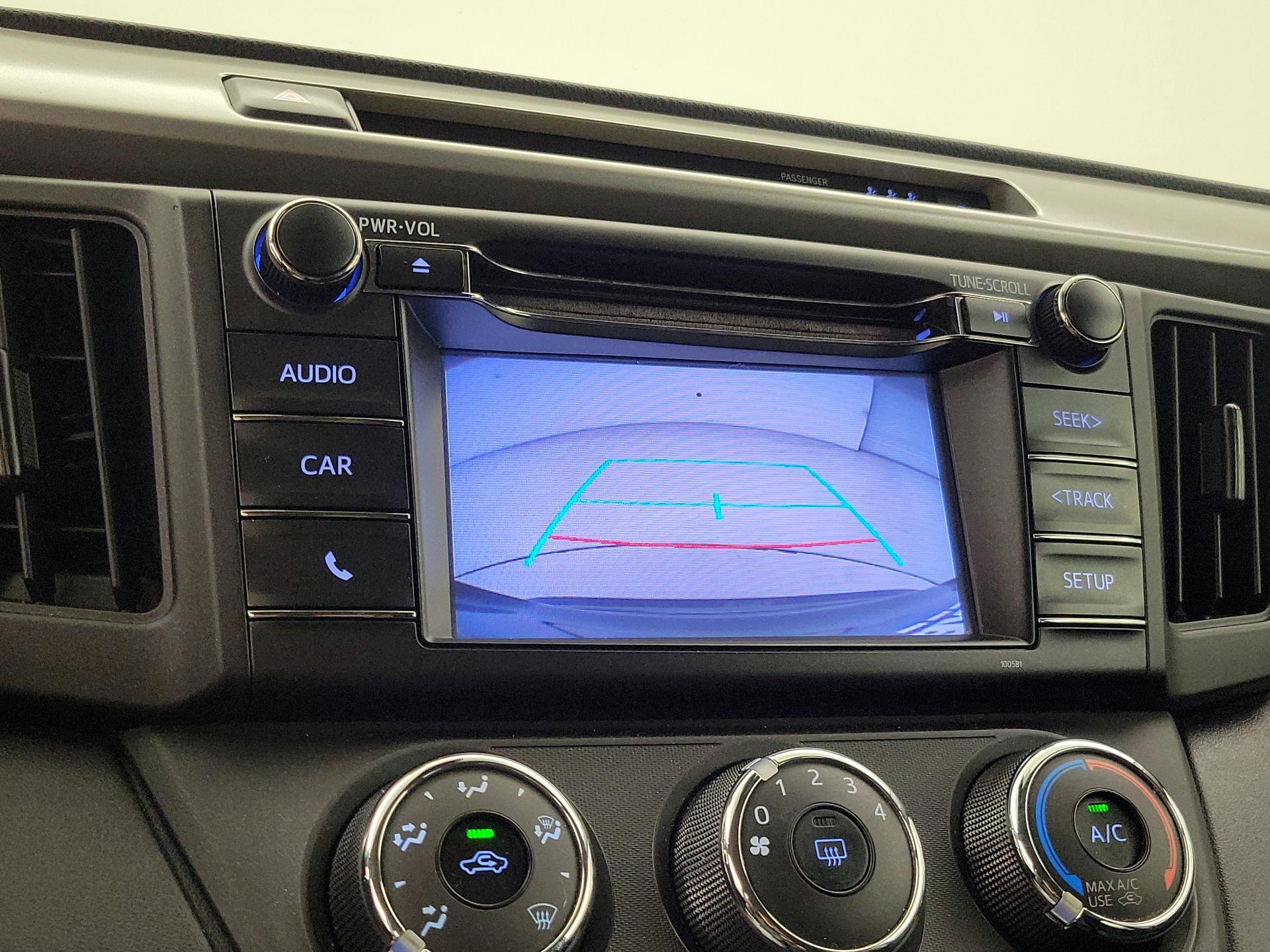 Thumbnail: 2018 Toyota RAV4 - 14