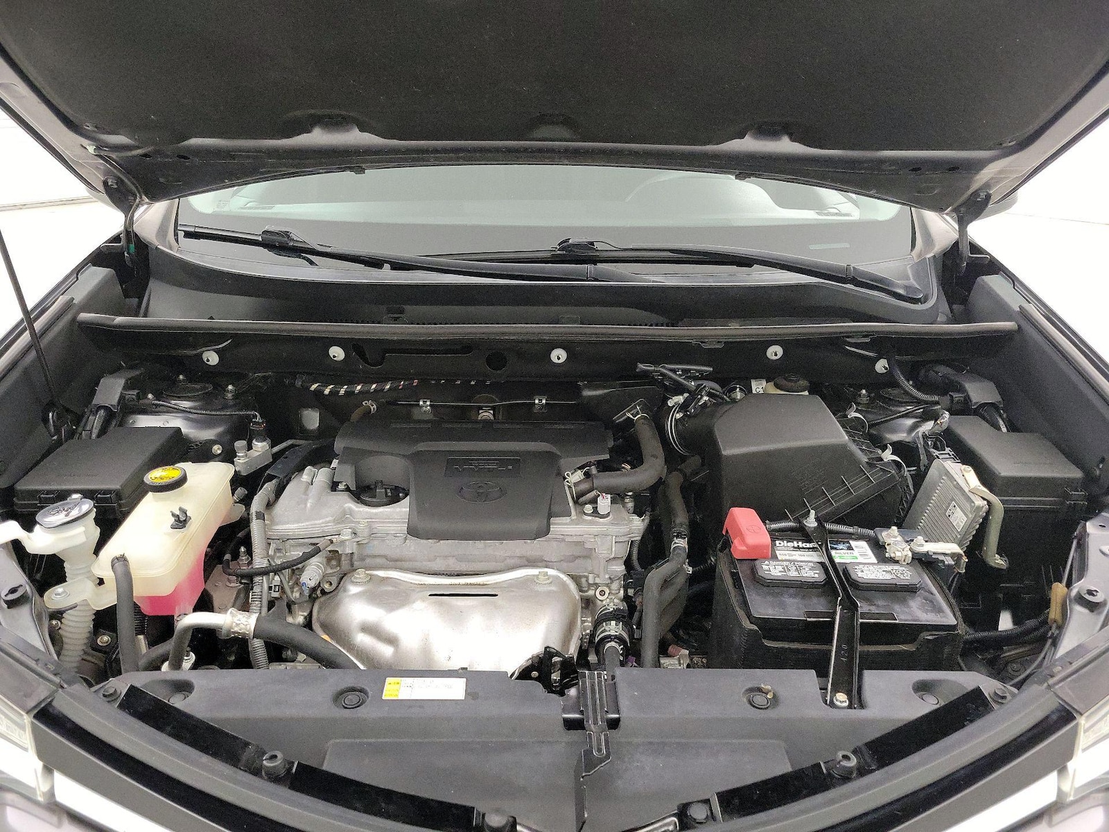2018 Toyota RAV4 LE - Photo 22