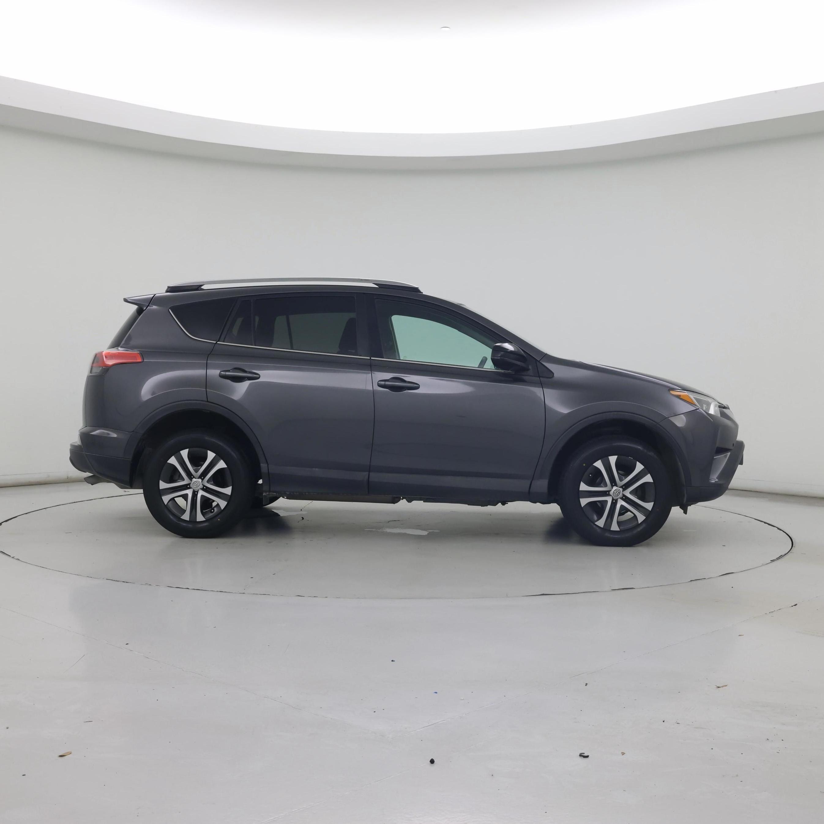 Thumbnail: 2018 Toyota RAV4 - 7