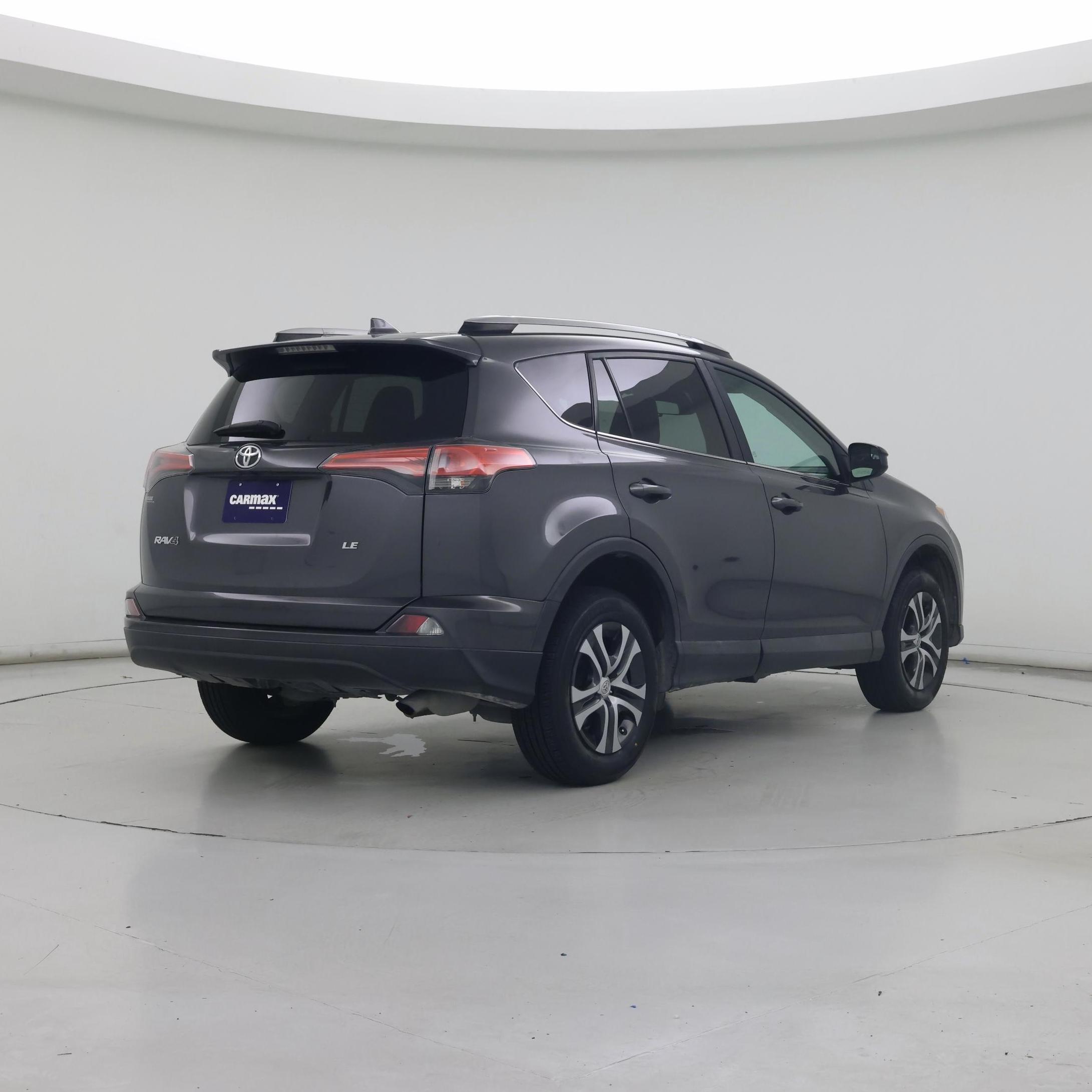 Thumbnail: 2018 Toyota RAV4 - 8