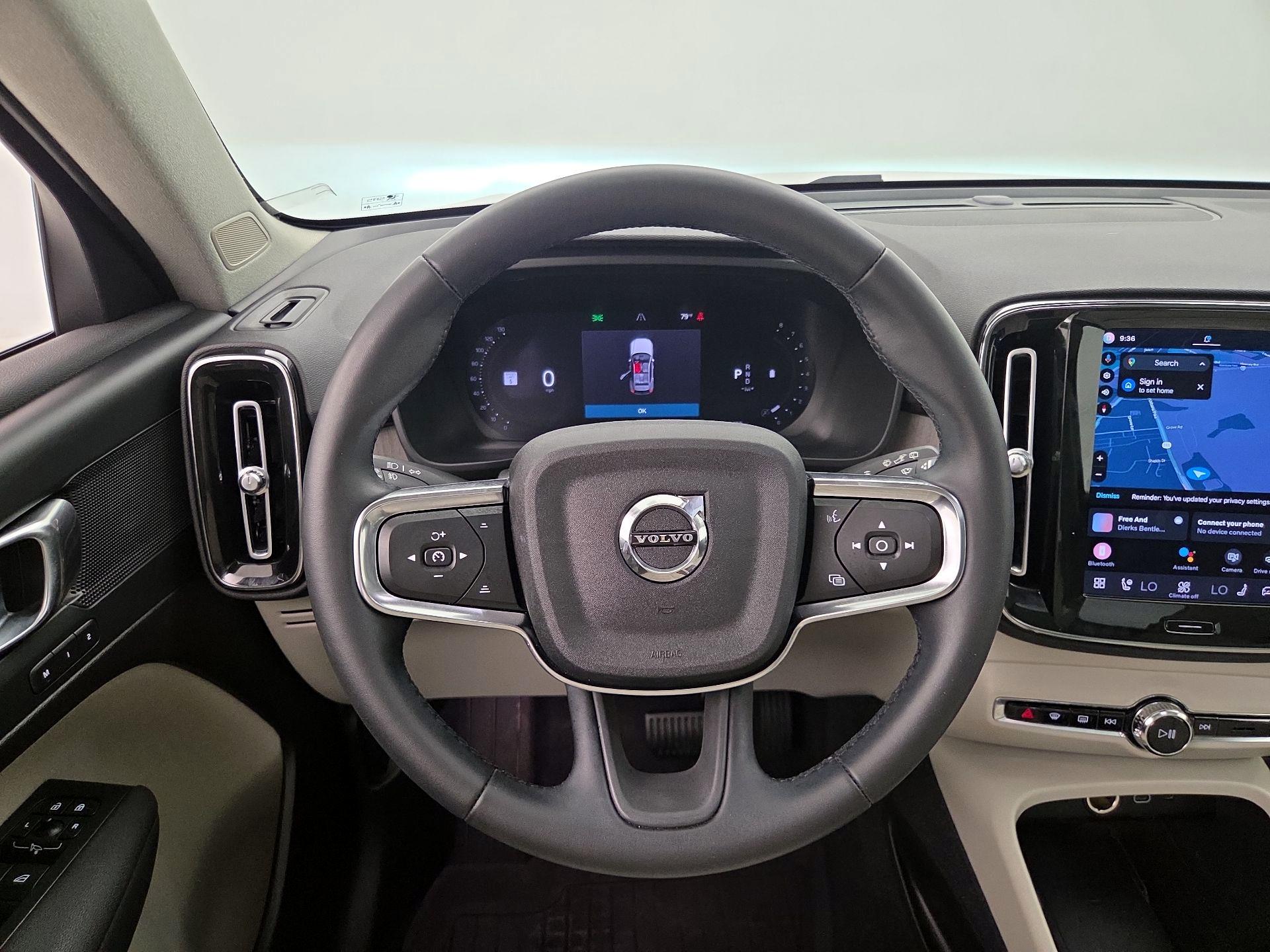Thumbnail: 2023 Volvo XC40 - 10