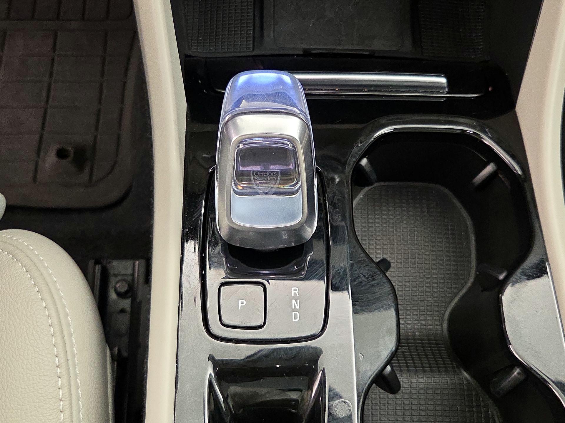 Thumbnail: 2023 Volvo XC40 - 17