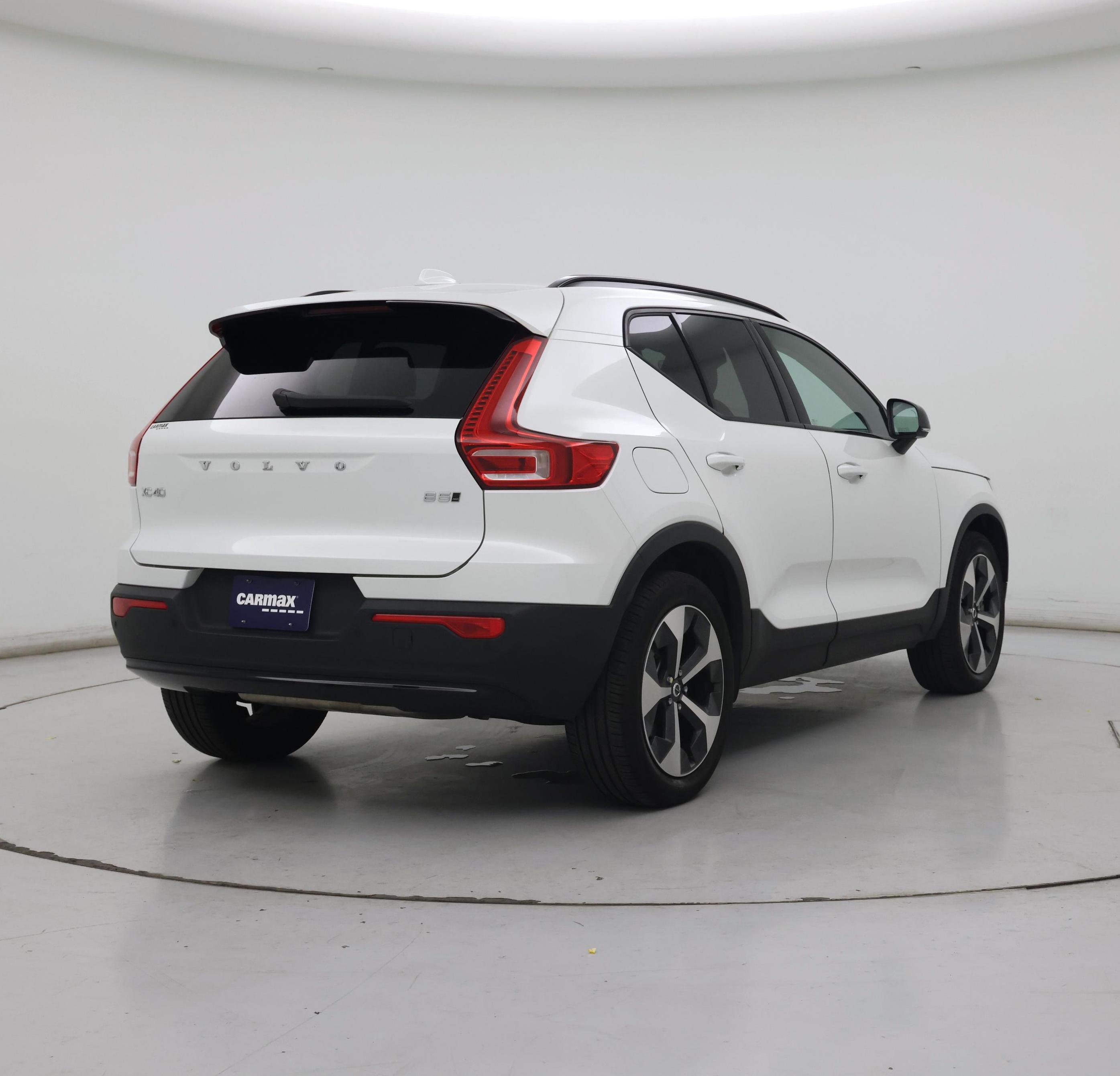Thumbnail: 2023 Volvo XC40 - 8