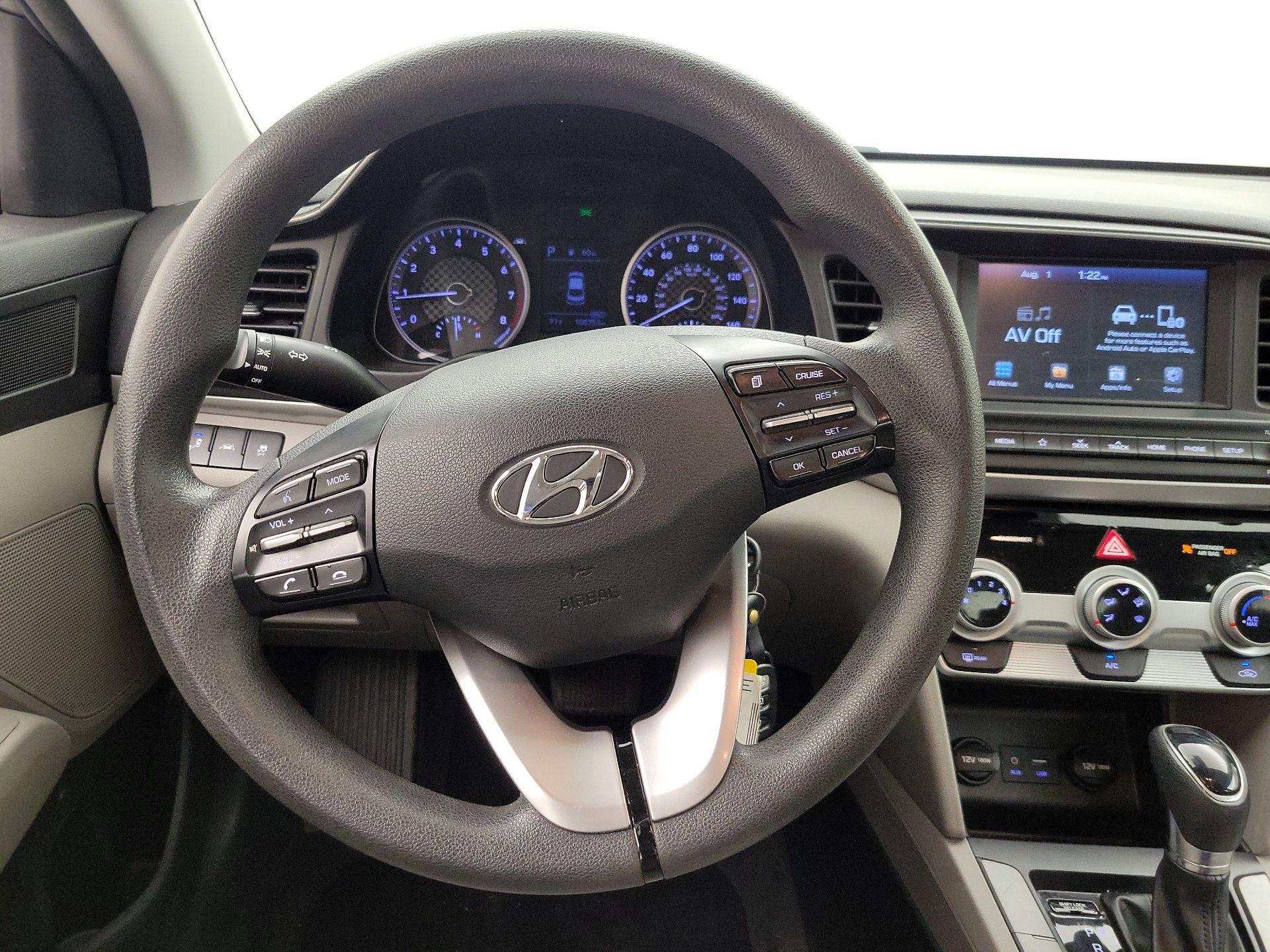 Thumbnail: 2019 Hyundai Elantra - 10
