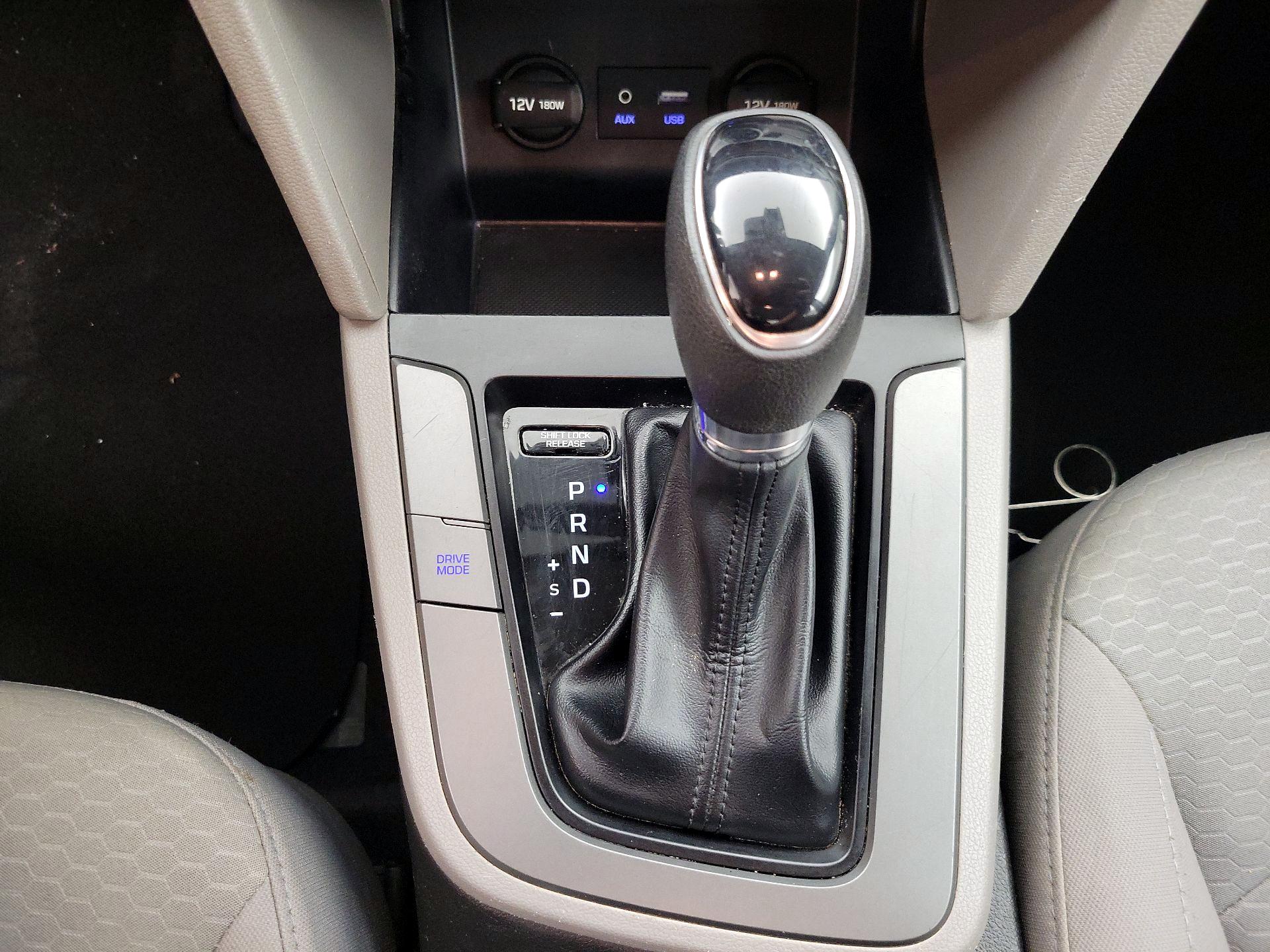 Thumbnail: 2019 Hyundai Elantra - 17