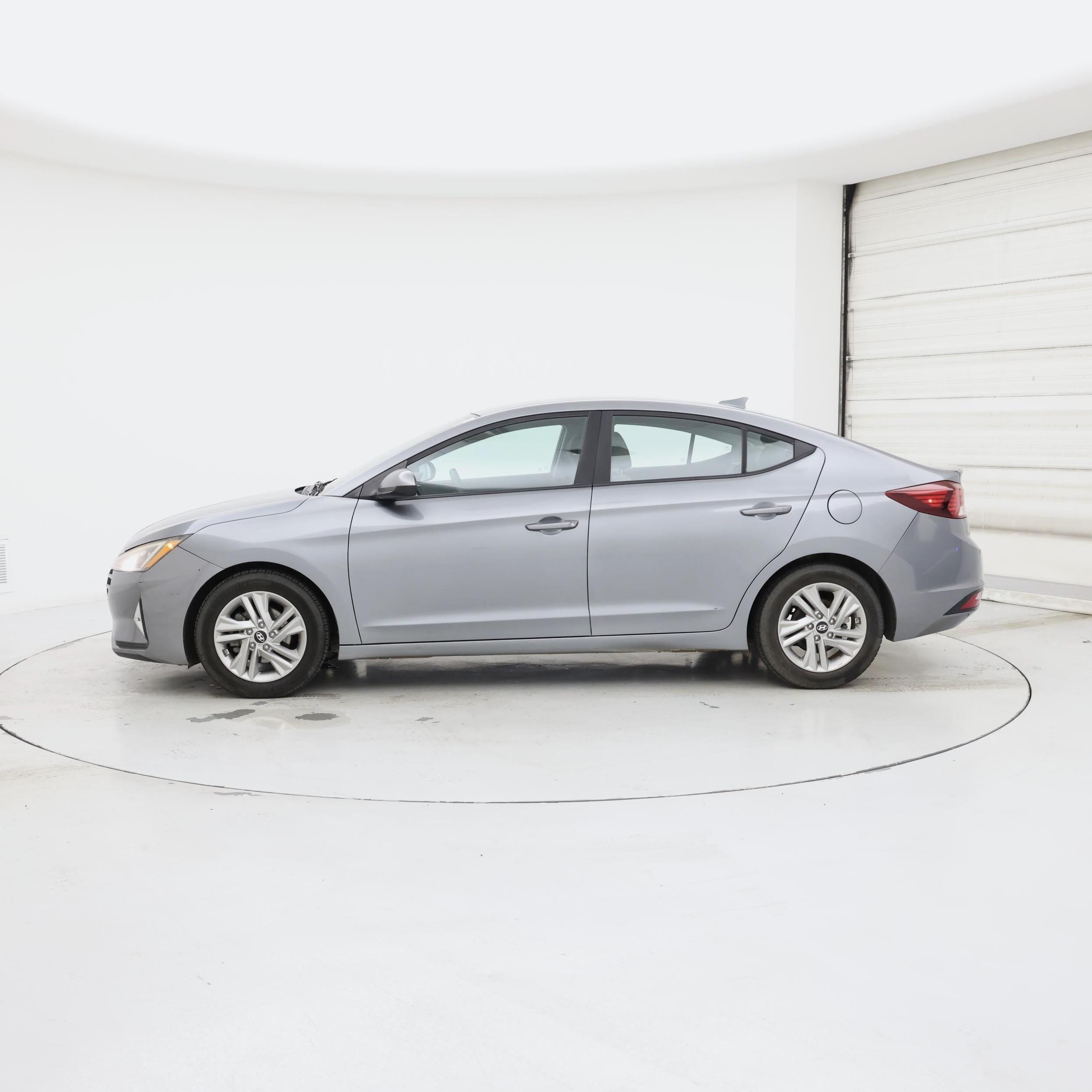 Thumbnail: 2019 Hyundai Elantra - 3