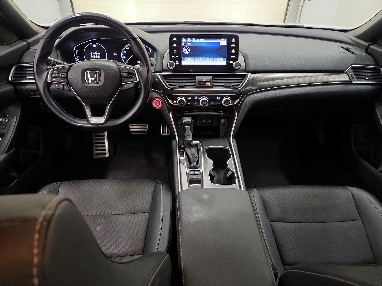 Apple CarPlay® & Android Auto™