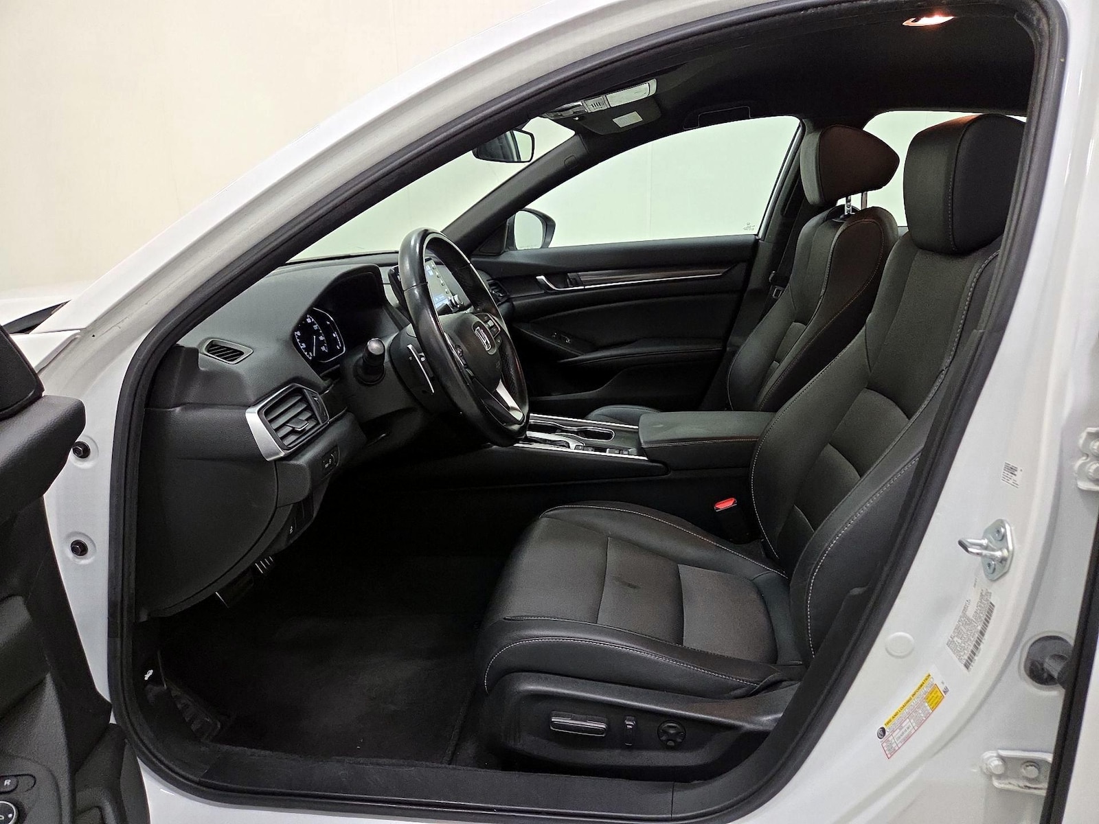 Power Seat(s) & Side Airbags