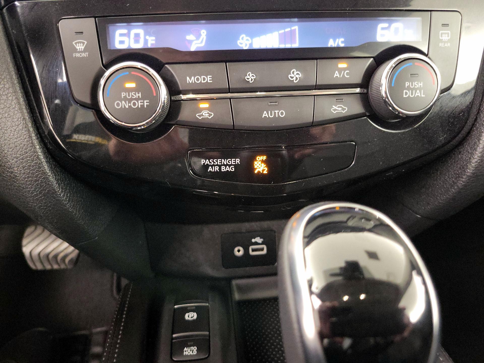 Thumbnail: 2019 Nissan Rogue - 15