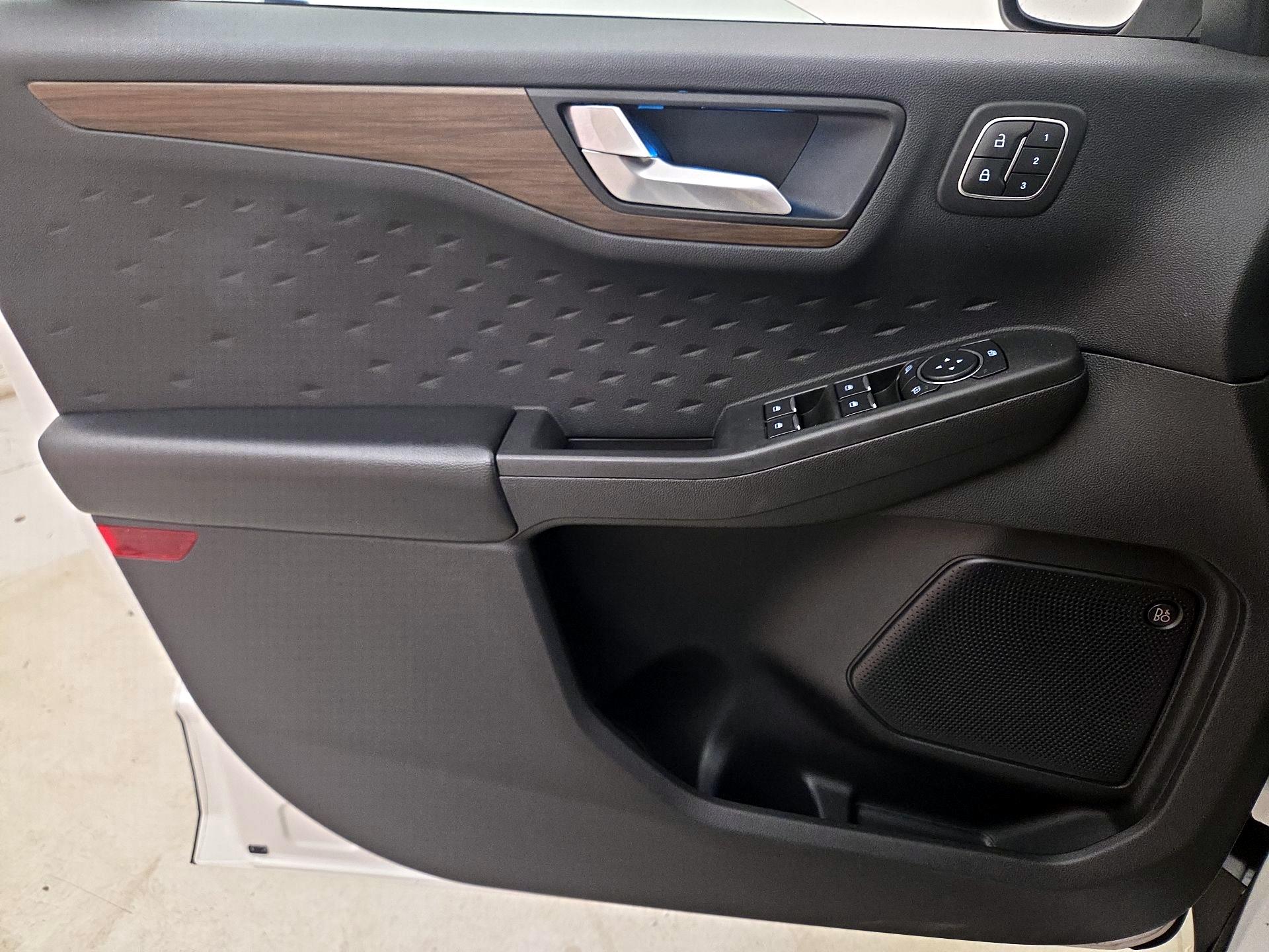 Thumbnail: 2020 Ford Escape - 12