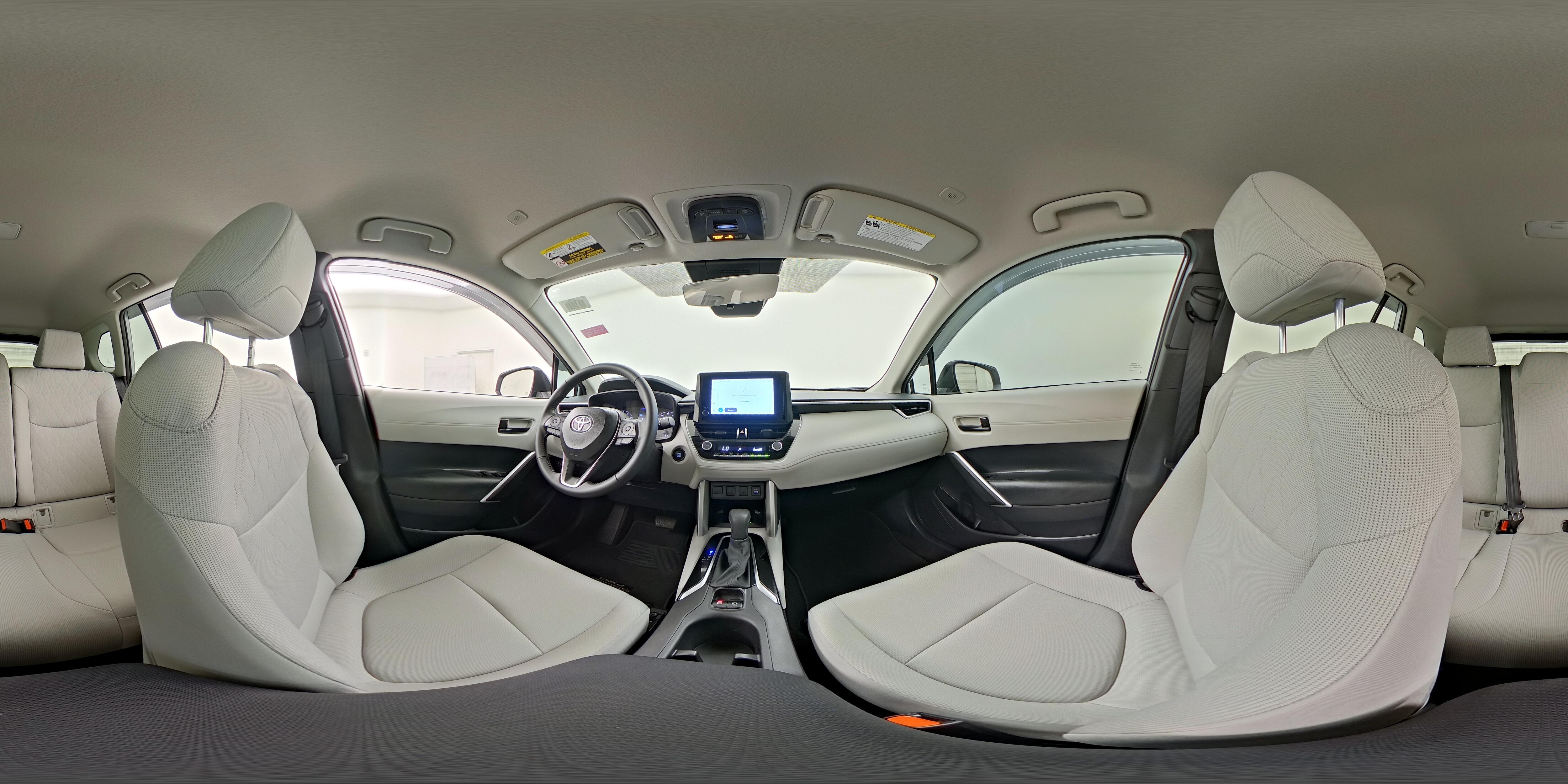 2025 Toyota Corolla Cross LE - Photo 25