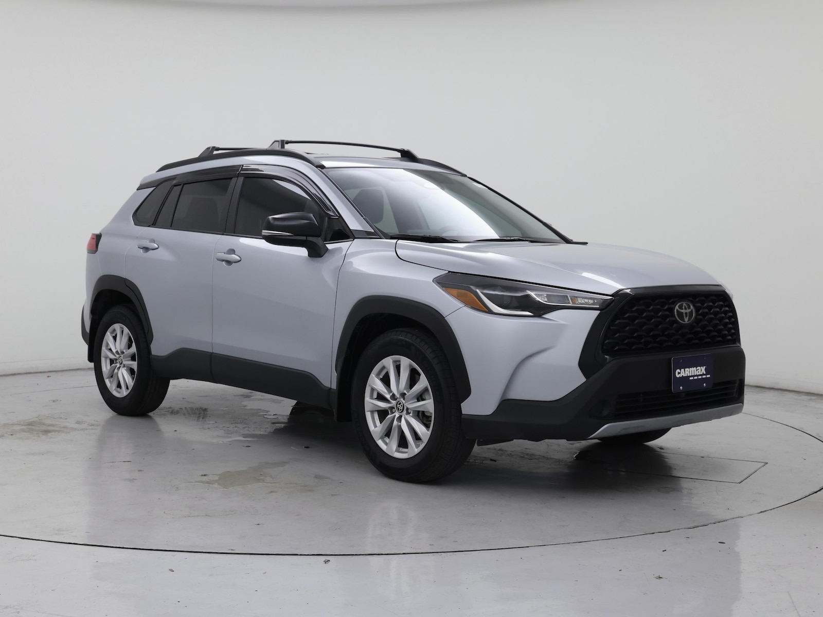 2025 Toyota Corolla Cross LE - Photo 2
