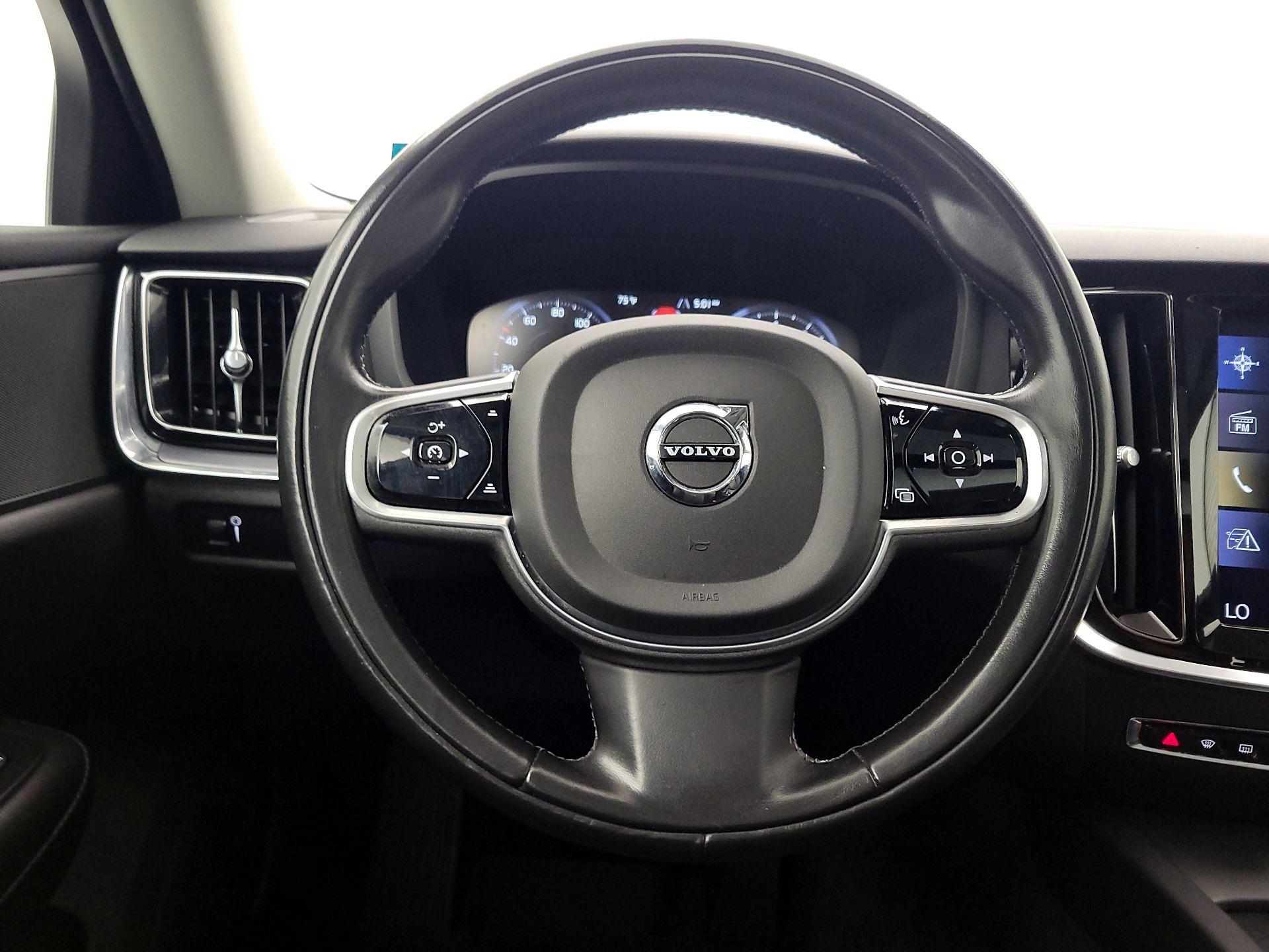 Thumbnail: 2020 Volvo S60 - 10