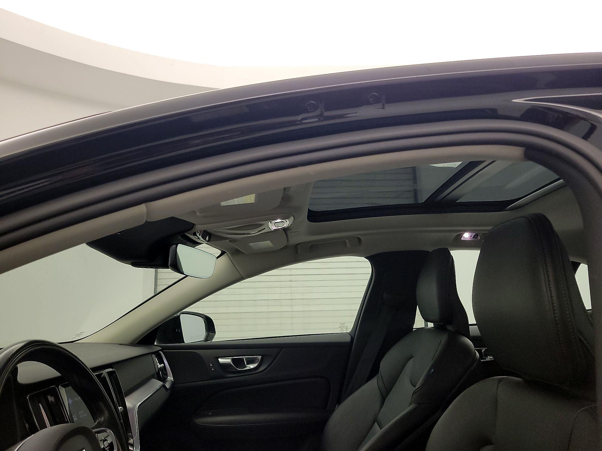 Thumbnail: 2020 Volvo S60 - 18
