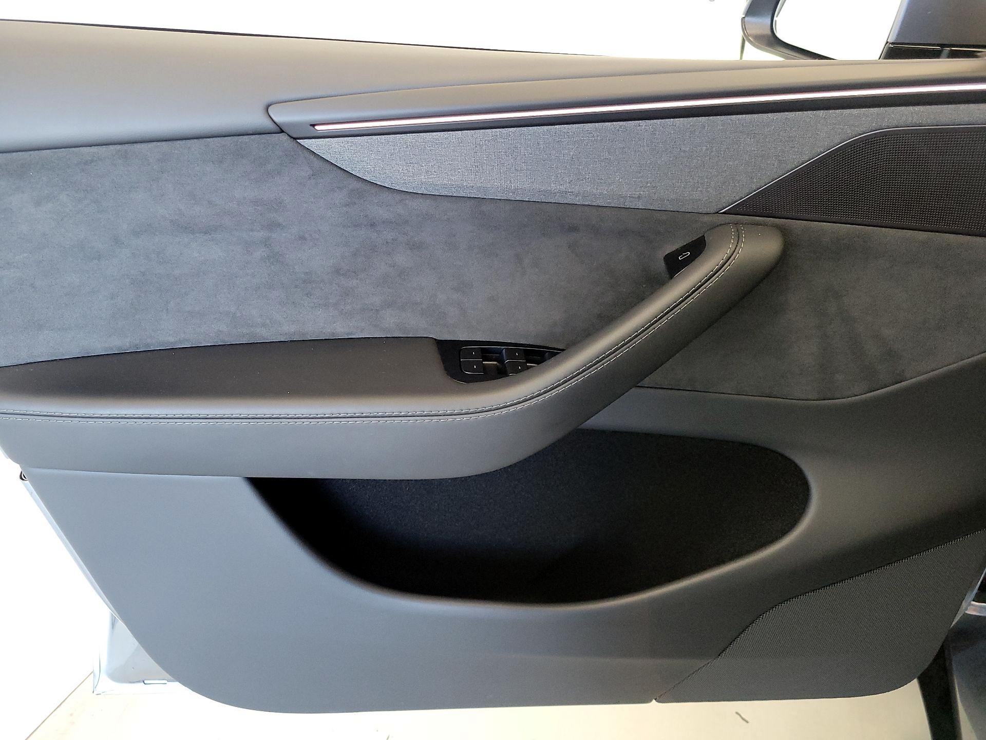 Thumbnail: 2026 Tesla Model Y - 12