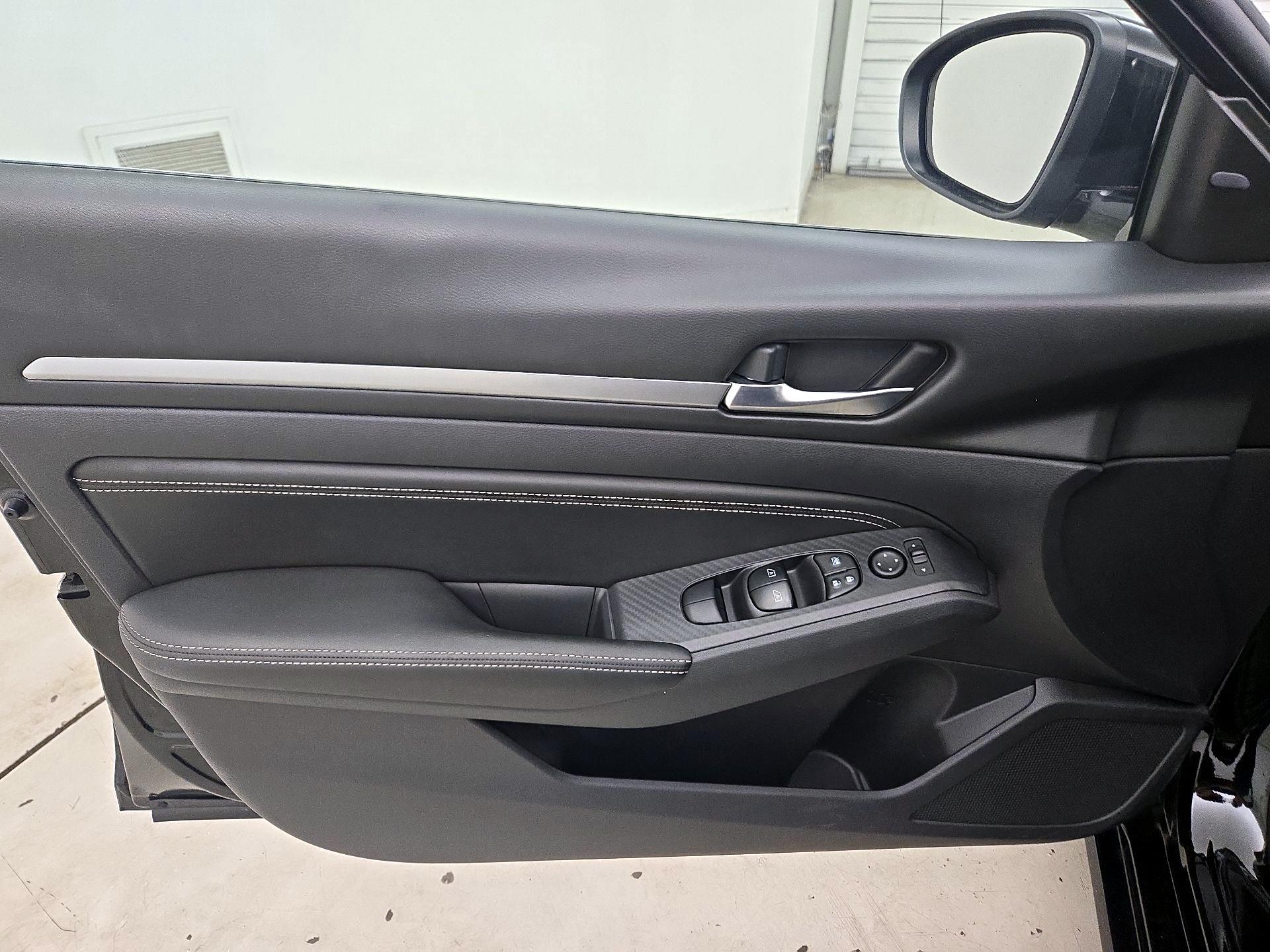 Thumbnail: 2019 Nissan Altima - 12