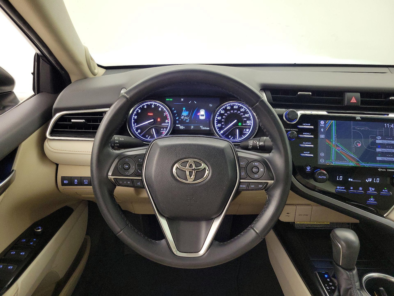 2018 Toyota Camry XLE - Photo 11