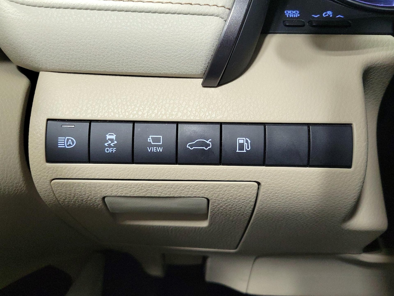 2018 Toyota Camry XLE - Photo 14