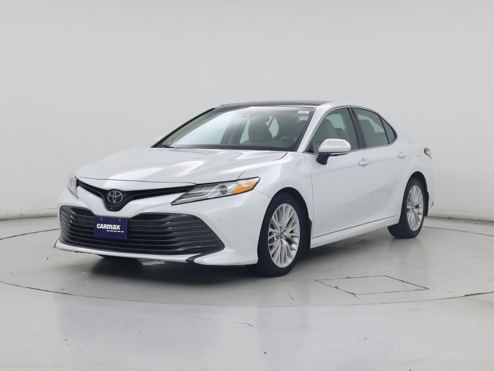 2018 Toyota Camry XLE - Photo 5