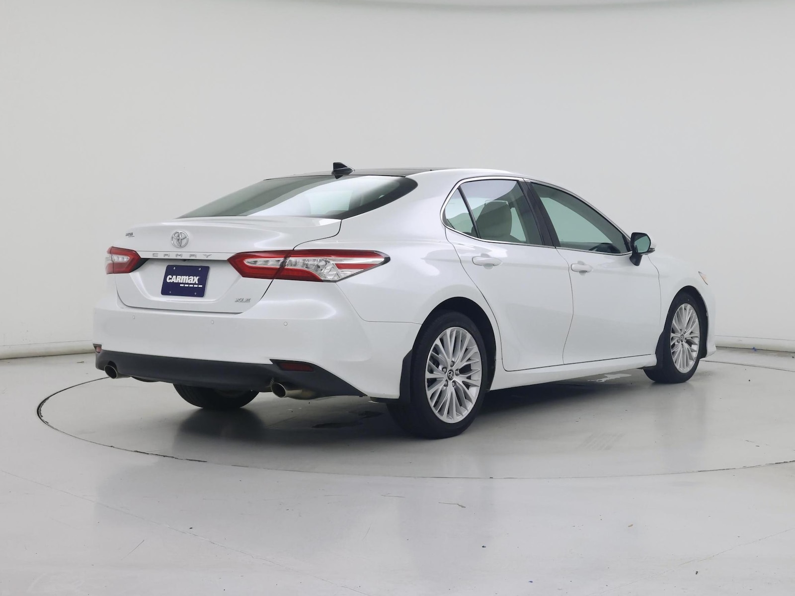 2018 Toyota Camry XLE - Photo 9