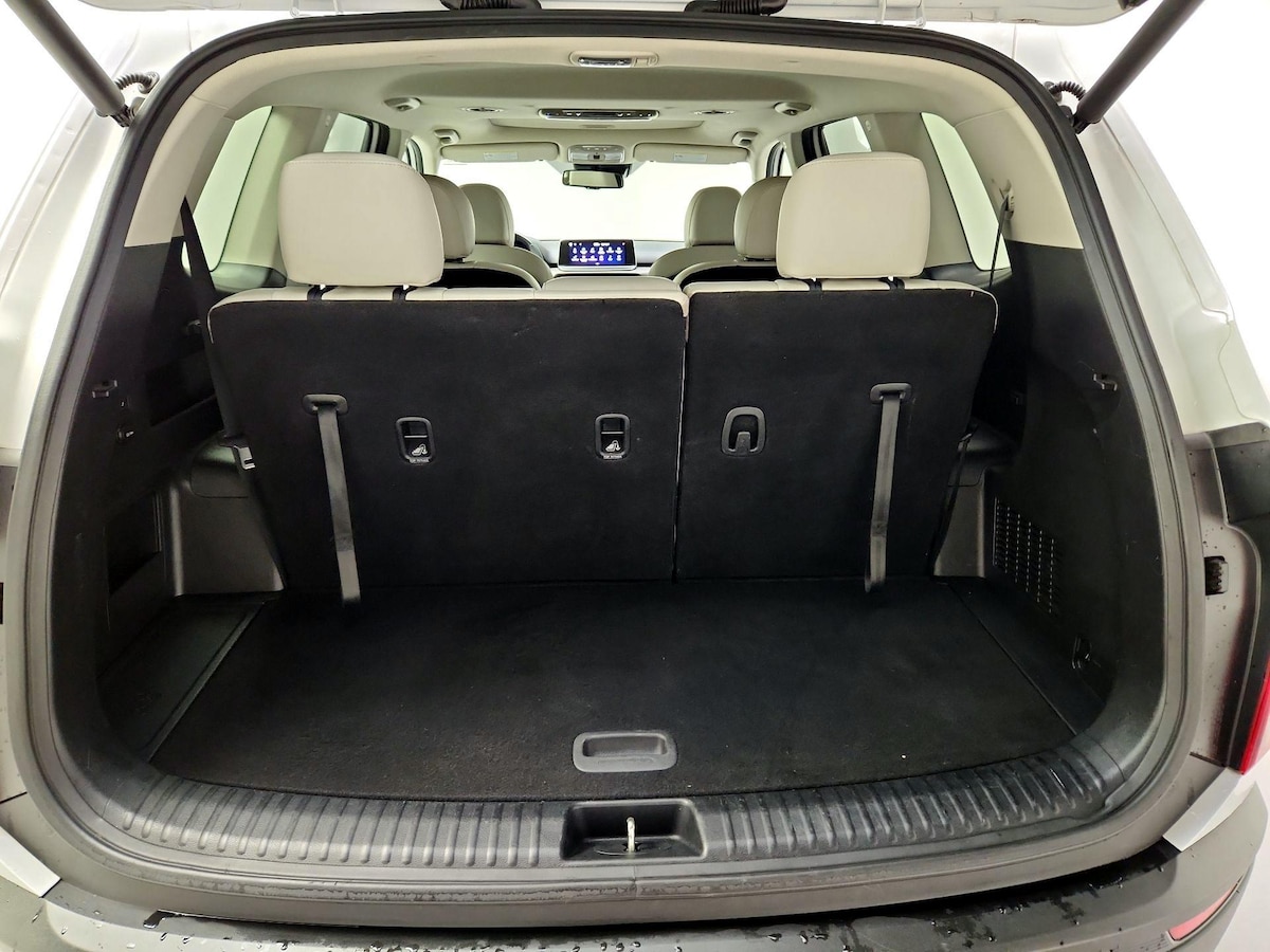 Trunk/Cargo (Seats Up)