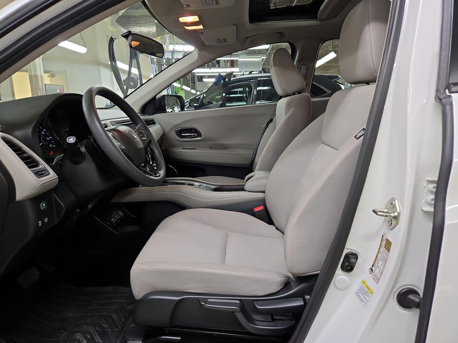 Thumbnail: 2016 Honda HR-V - 11