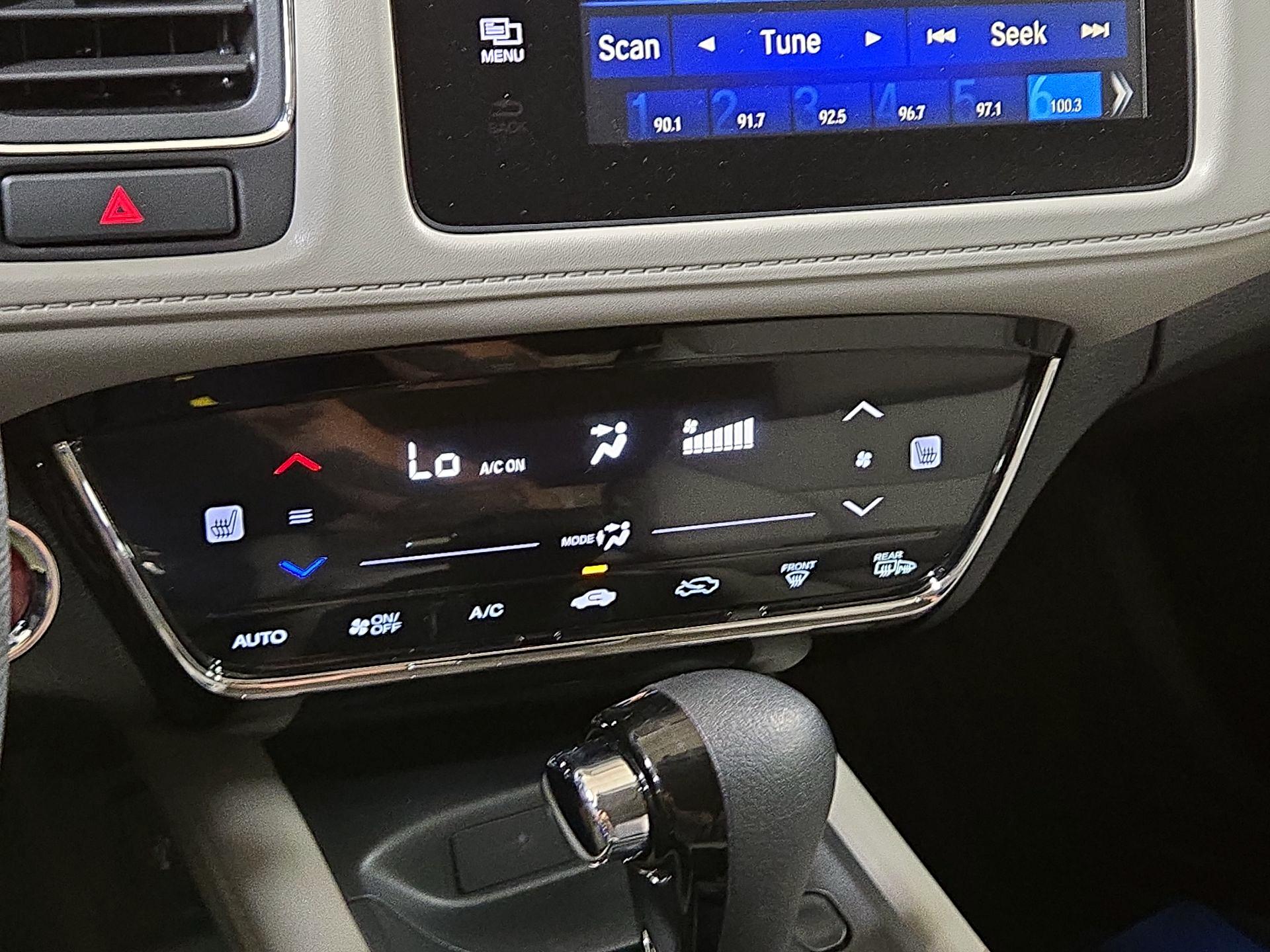 Thumbnail: 2016 Honda HR-V - 16
