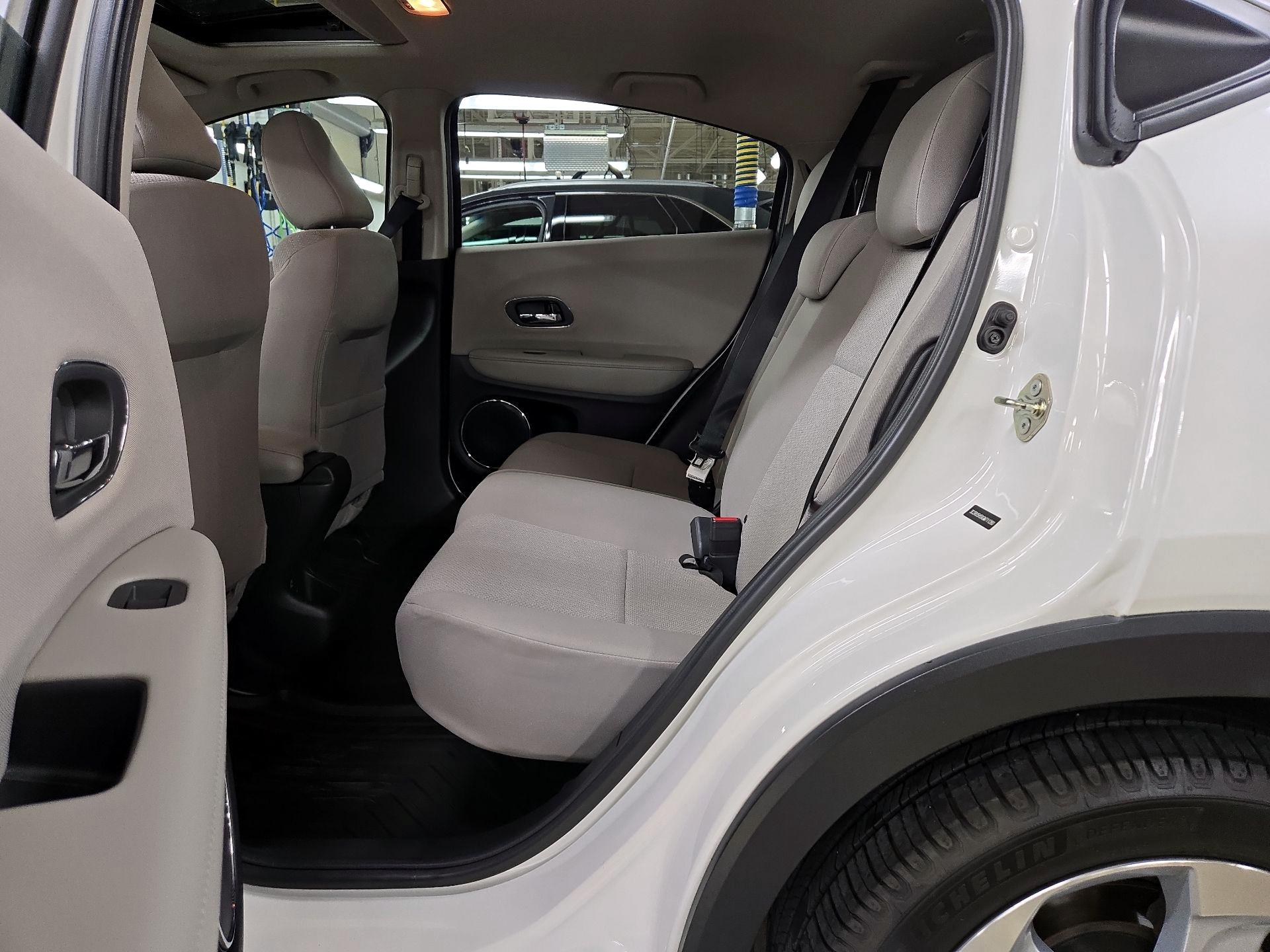 Thumbnail: 2016 Honda HR-V - 19