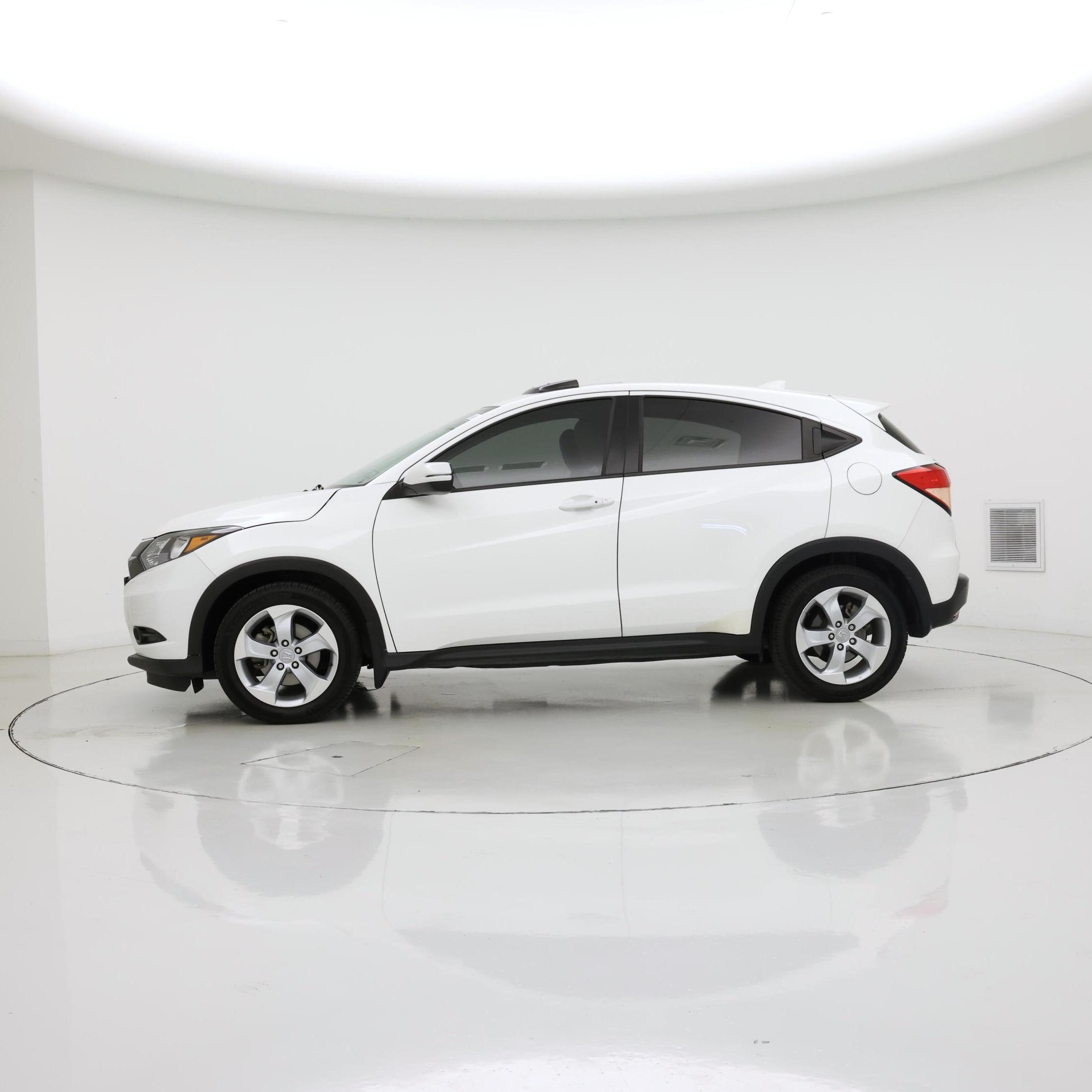 Thumbnail: 2016 Honda HR-V - 3