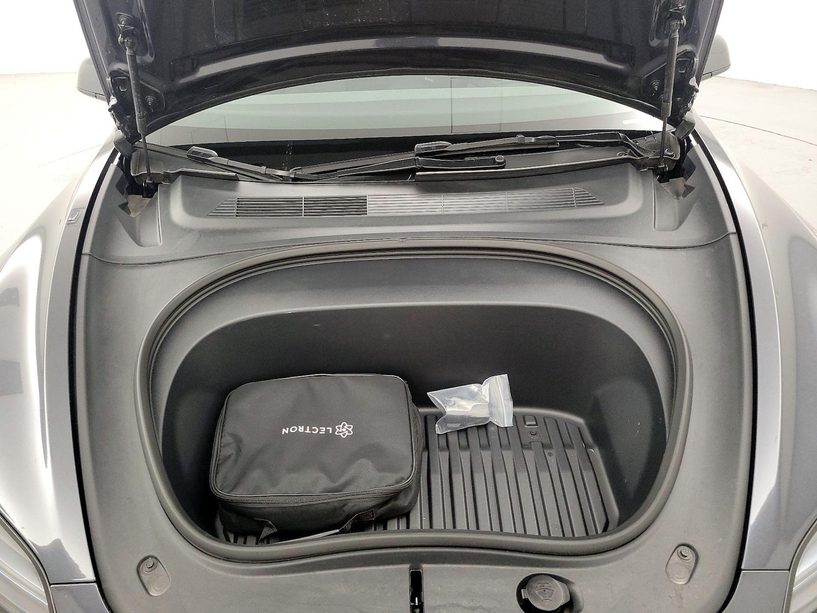 2025 Tesla Model 3 Long Range - Photo 21