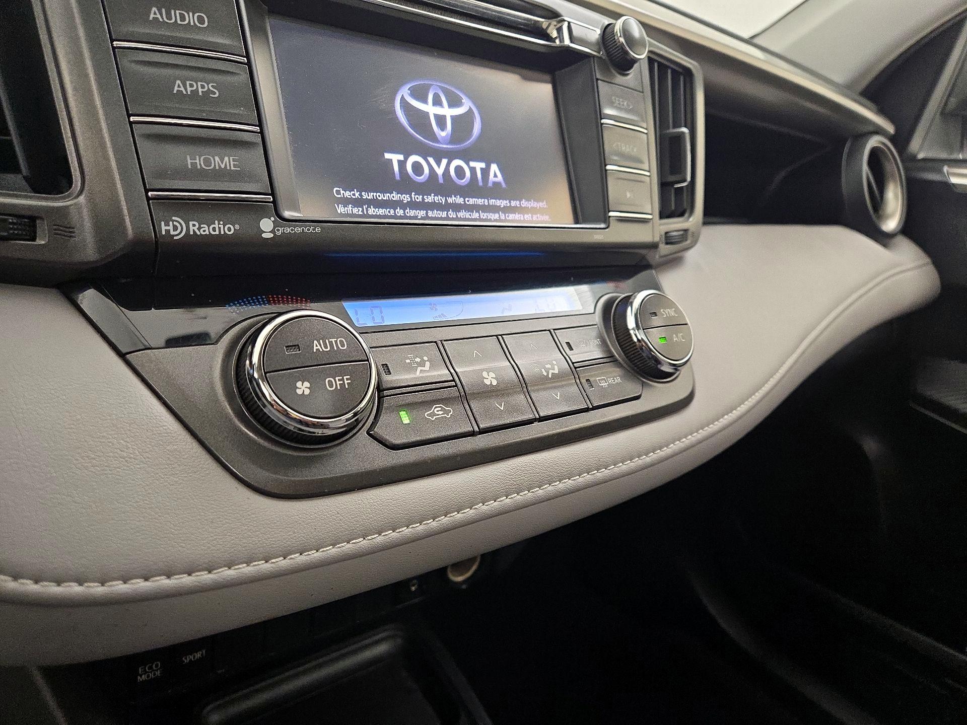 Thumbnail: 2014 Toyota RAV4 - 16