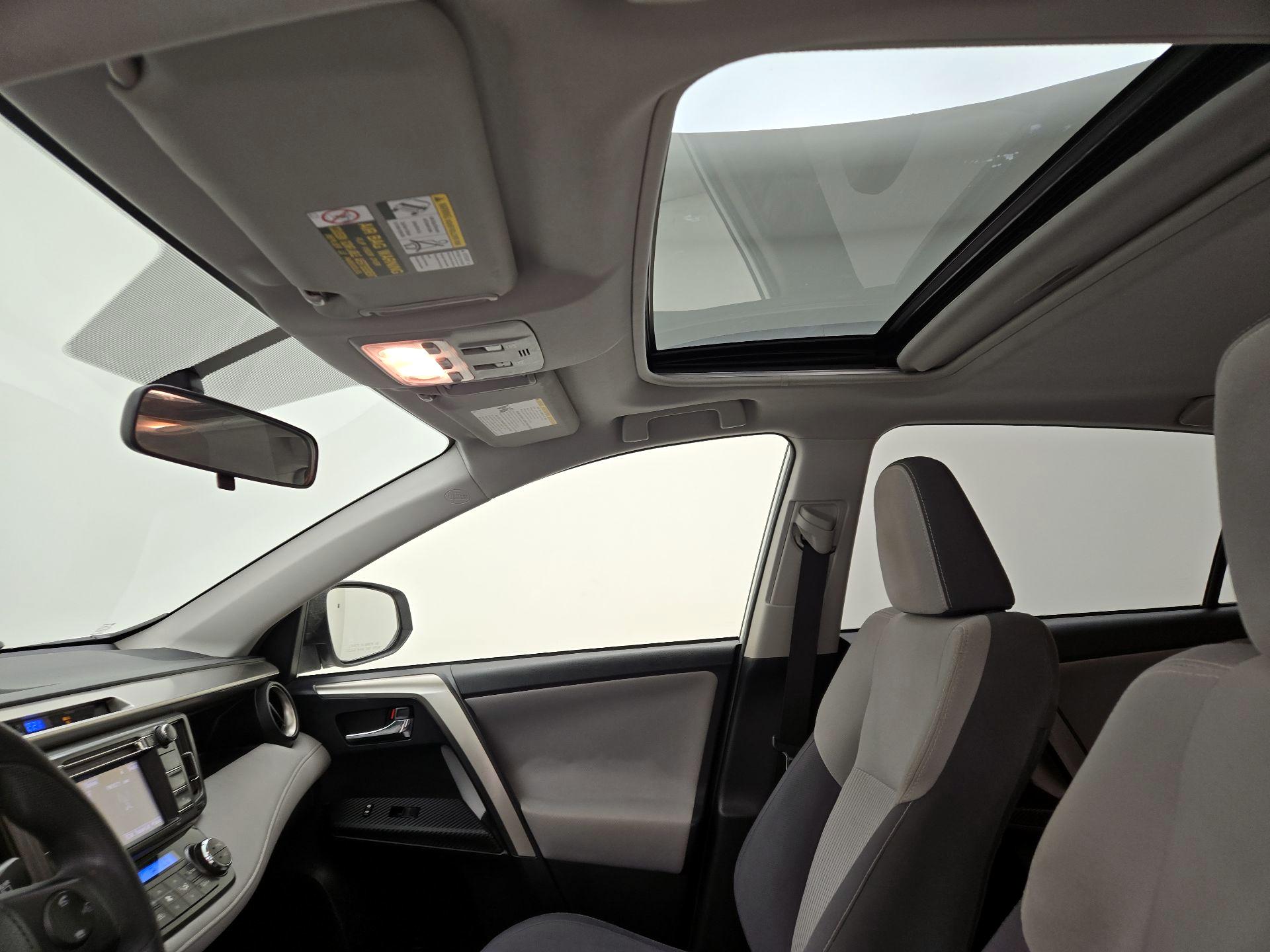 Thumbnail: 2014 Toyota RAV4 - 19