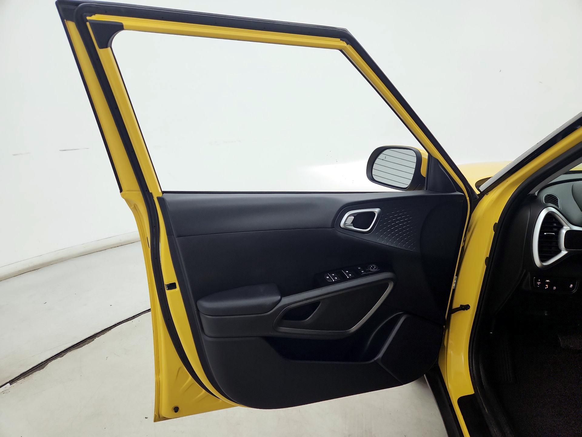 Thumbnail: 2020 Kia Soul - 12