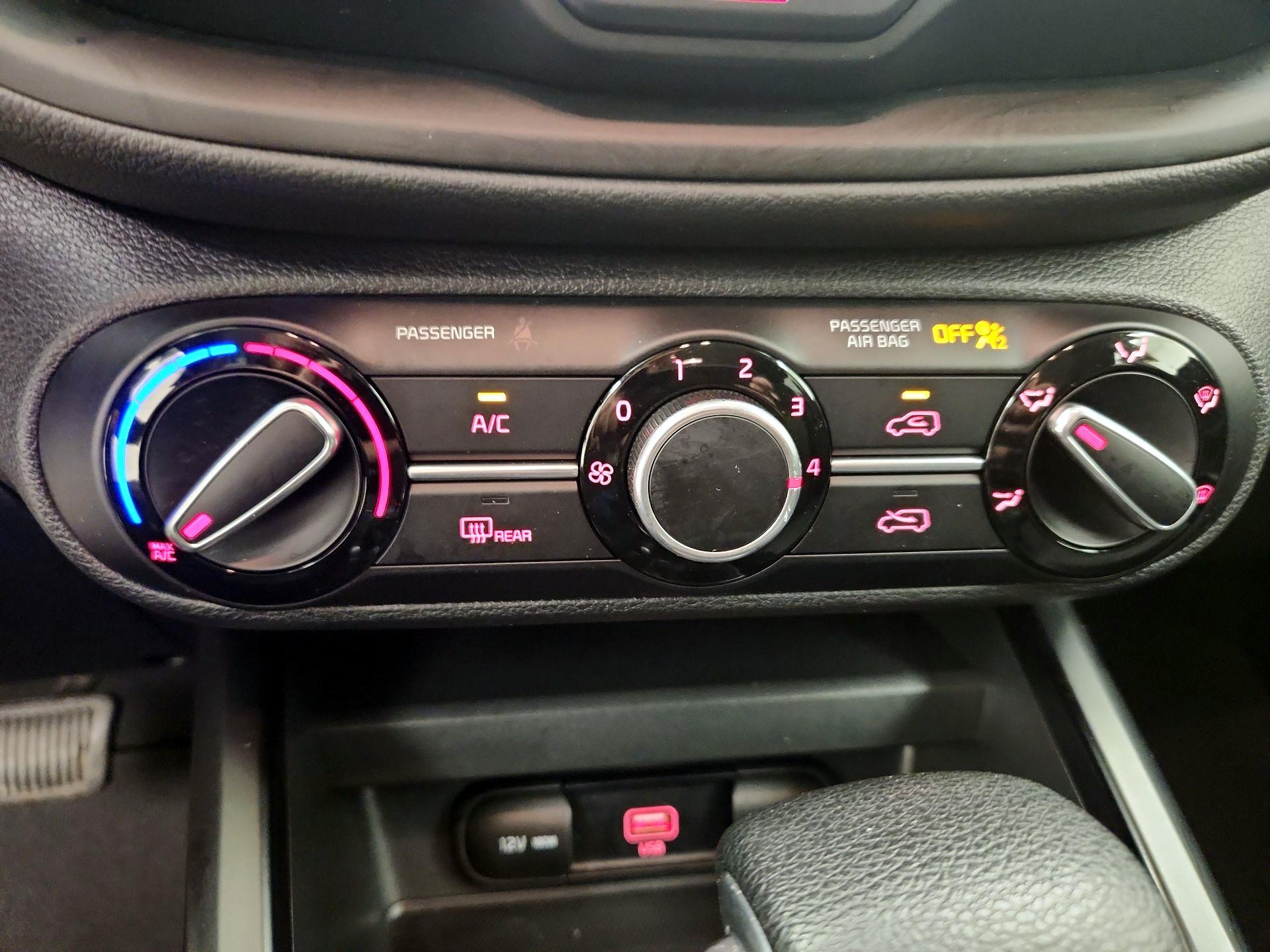 Thumbnail: 2020 Kia Soul - 16